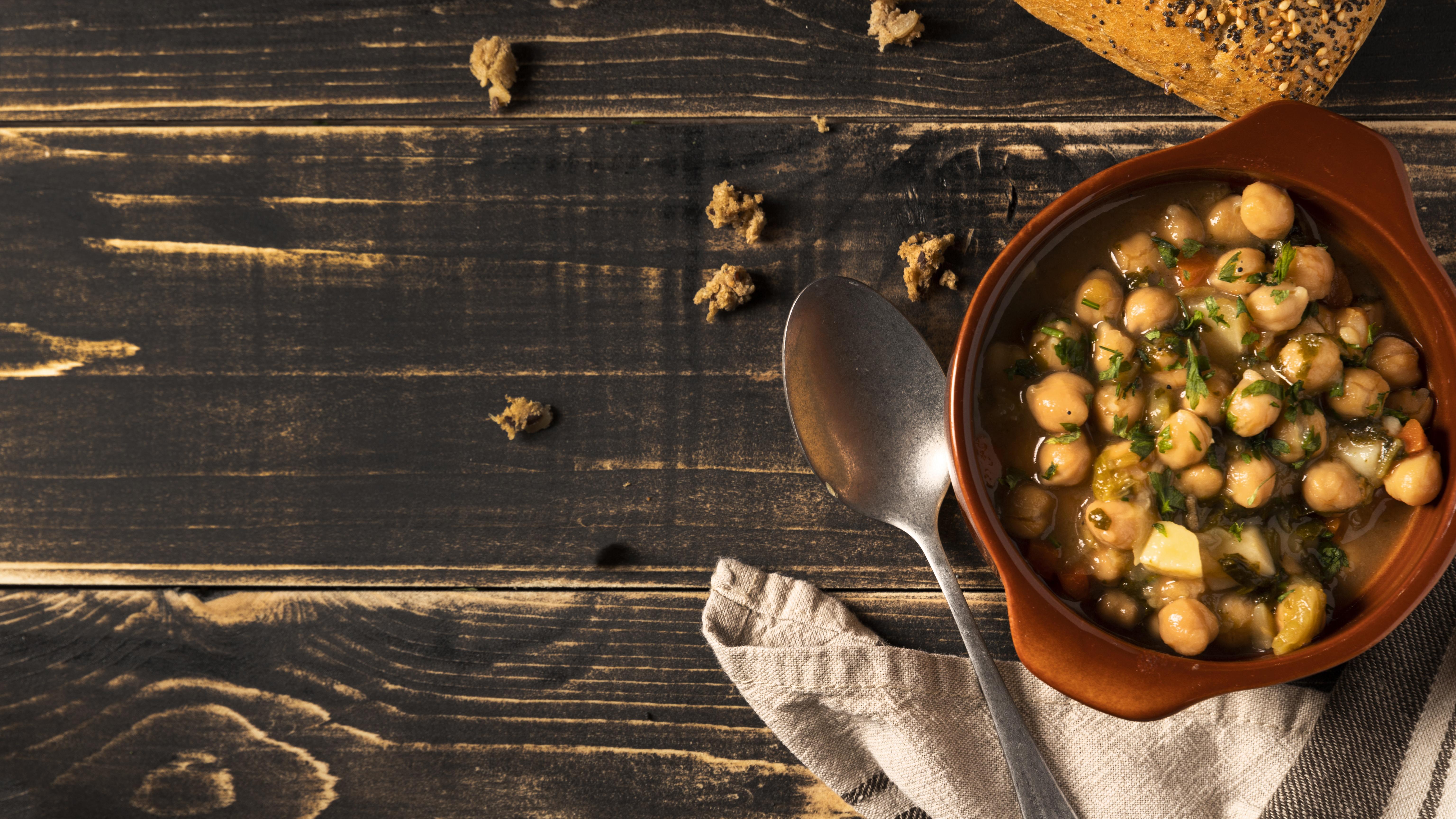 Golden roasted chickpeas seasoned with paprika