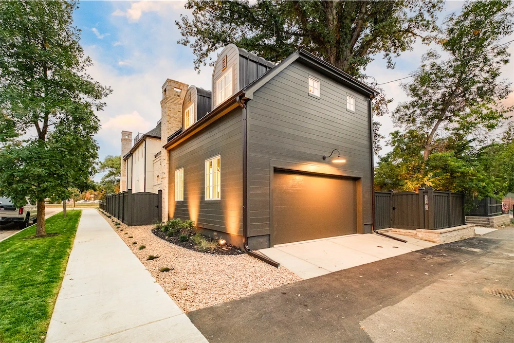 Interior finishes and integrated lighting at 1408 Cliffbrook Drive