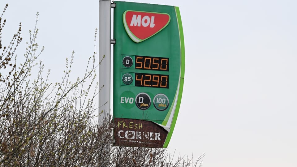 MOL fuel price sign