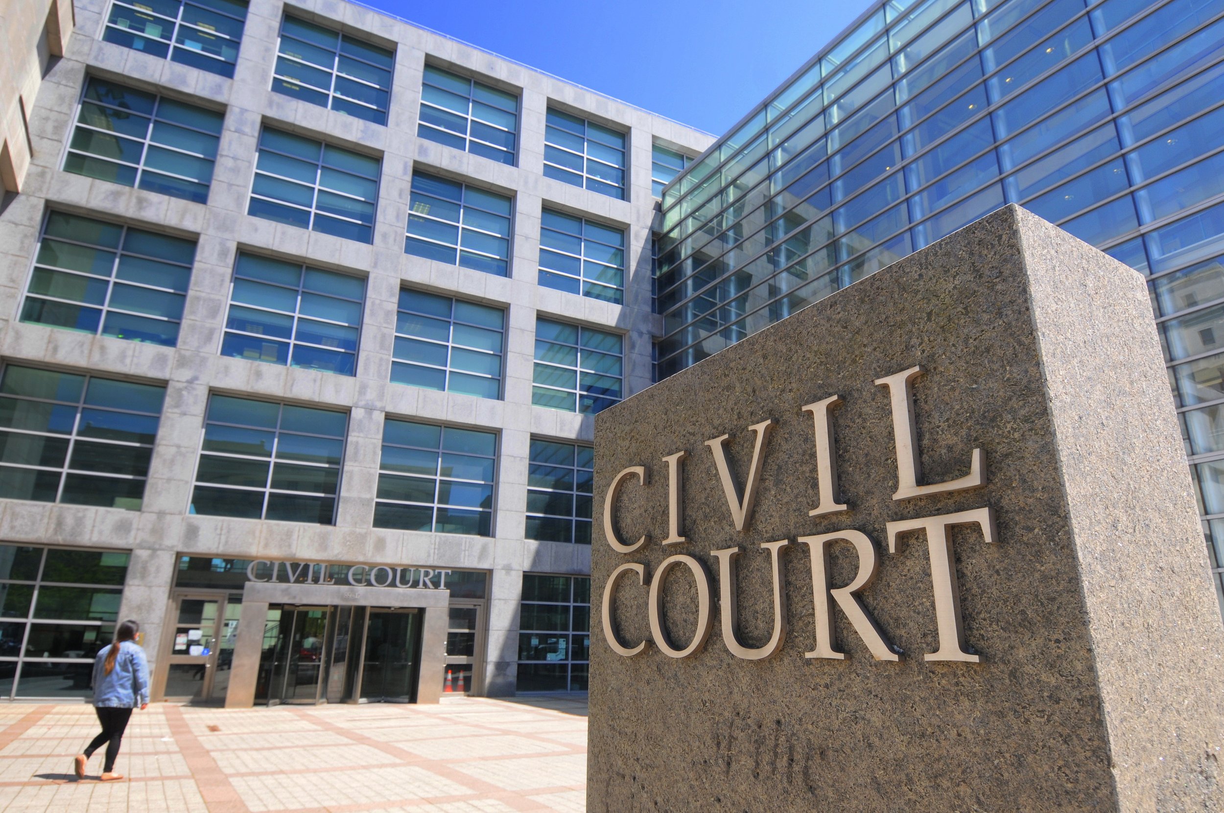 Sign that says "Civil Court" outside of a building