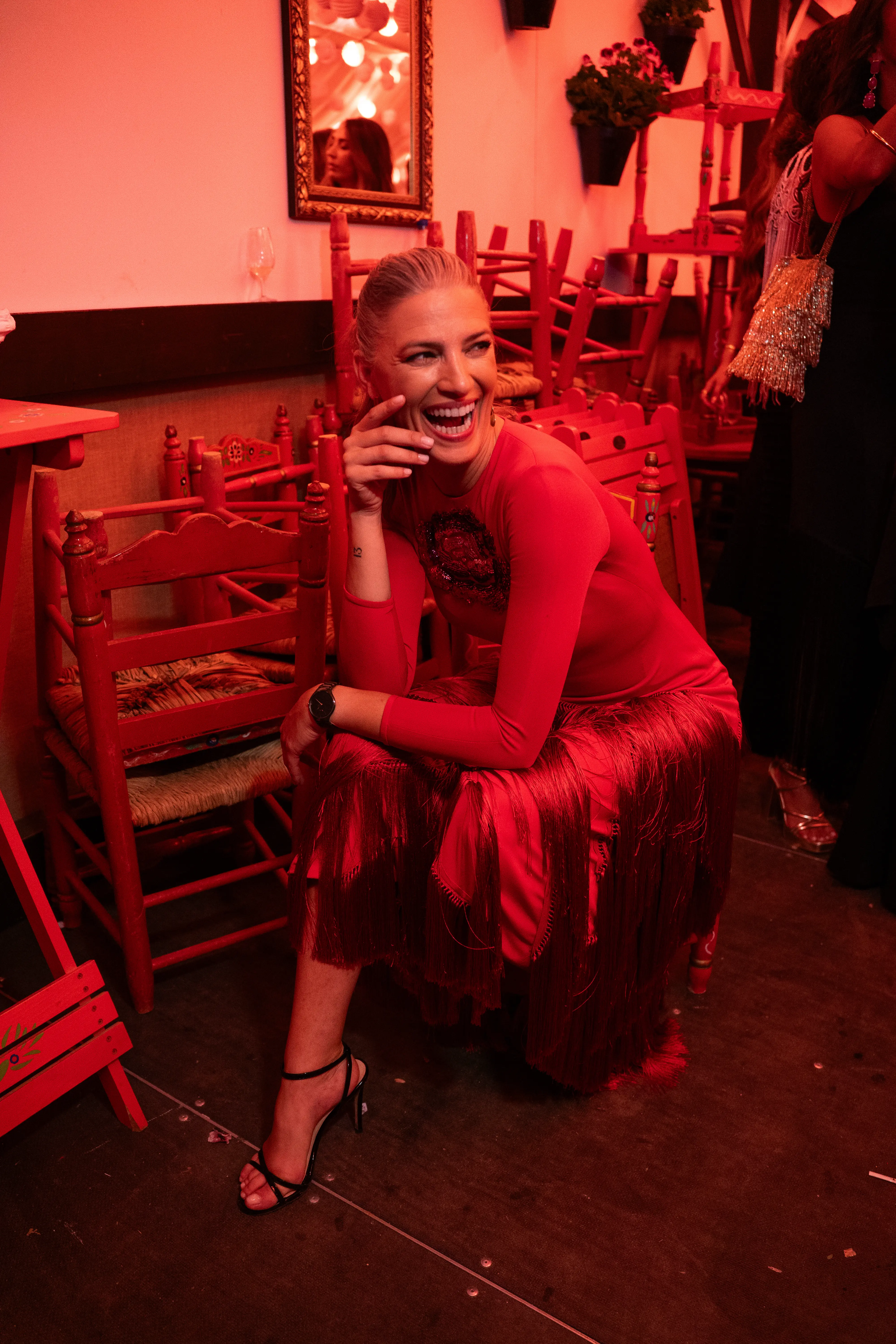 Invitada latin grammys posando