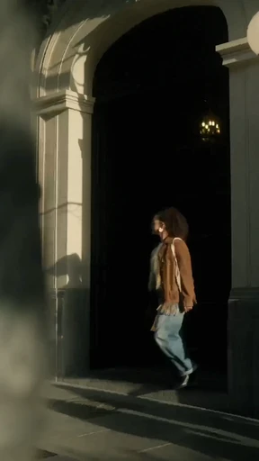 03_03_URBAN_ENCOUNTERS.MP4