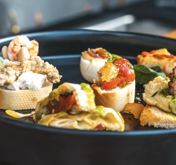 Neapolitan bruschetta and traditional cuisine