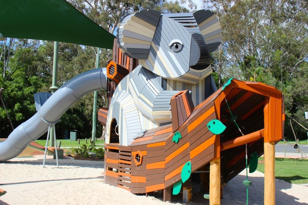 https://www.mustdobrisbane.com/sites/default/files/styles/mdb_full_width/public/images/Koala-Park-5.jpg?itok=OipoUfck