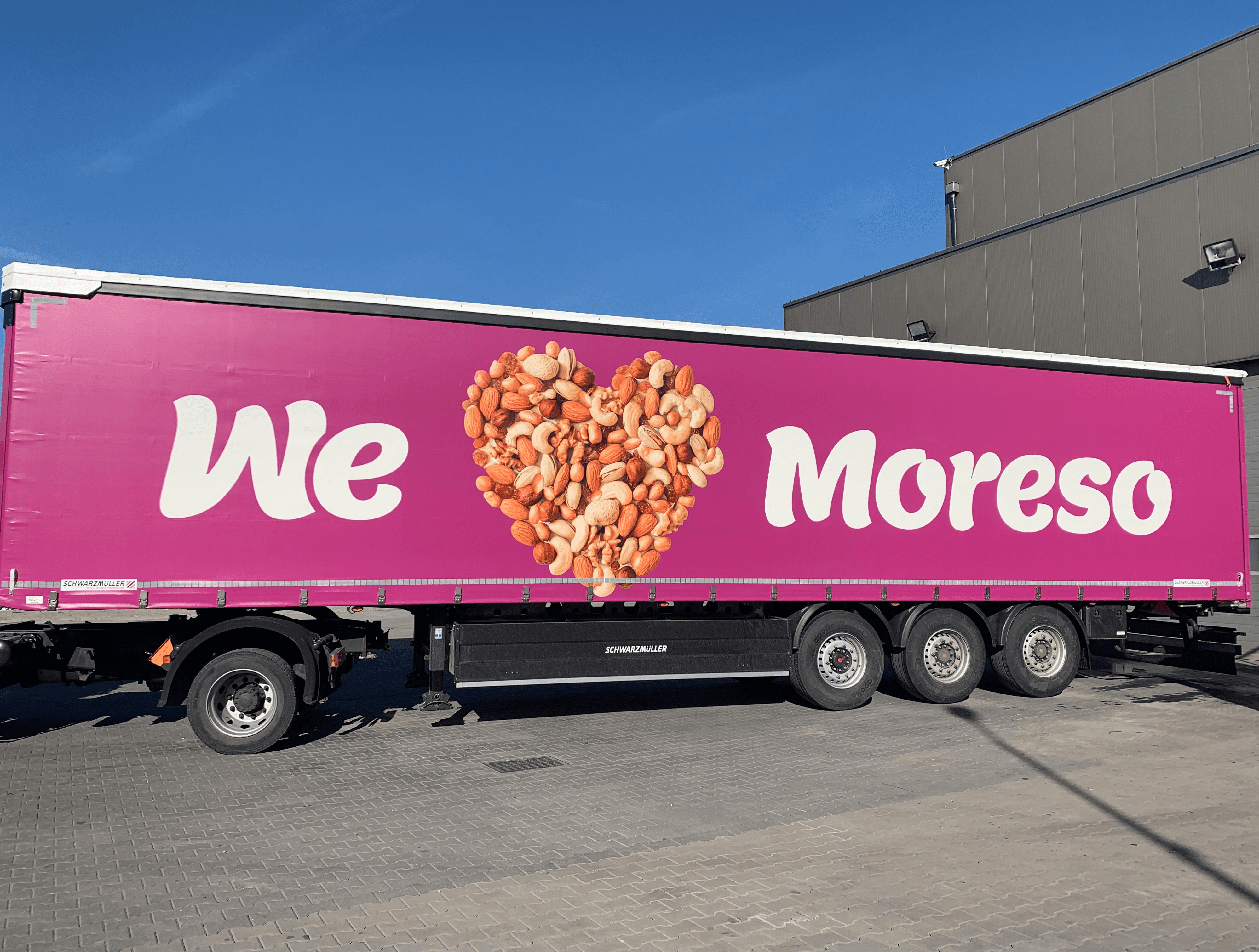 Plandeka reklamowa na naczepie – druk UV Balice