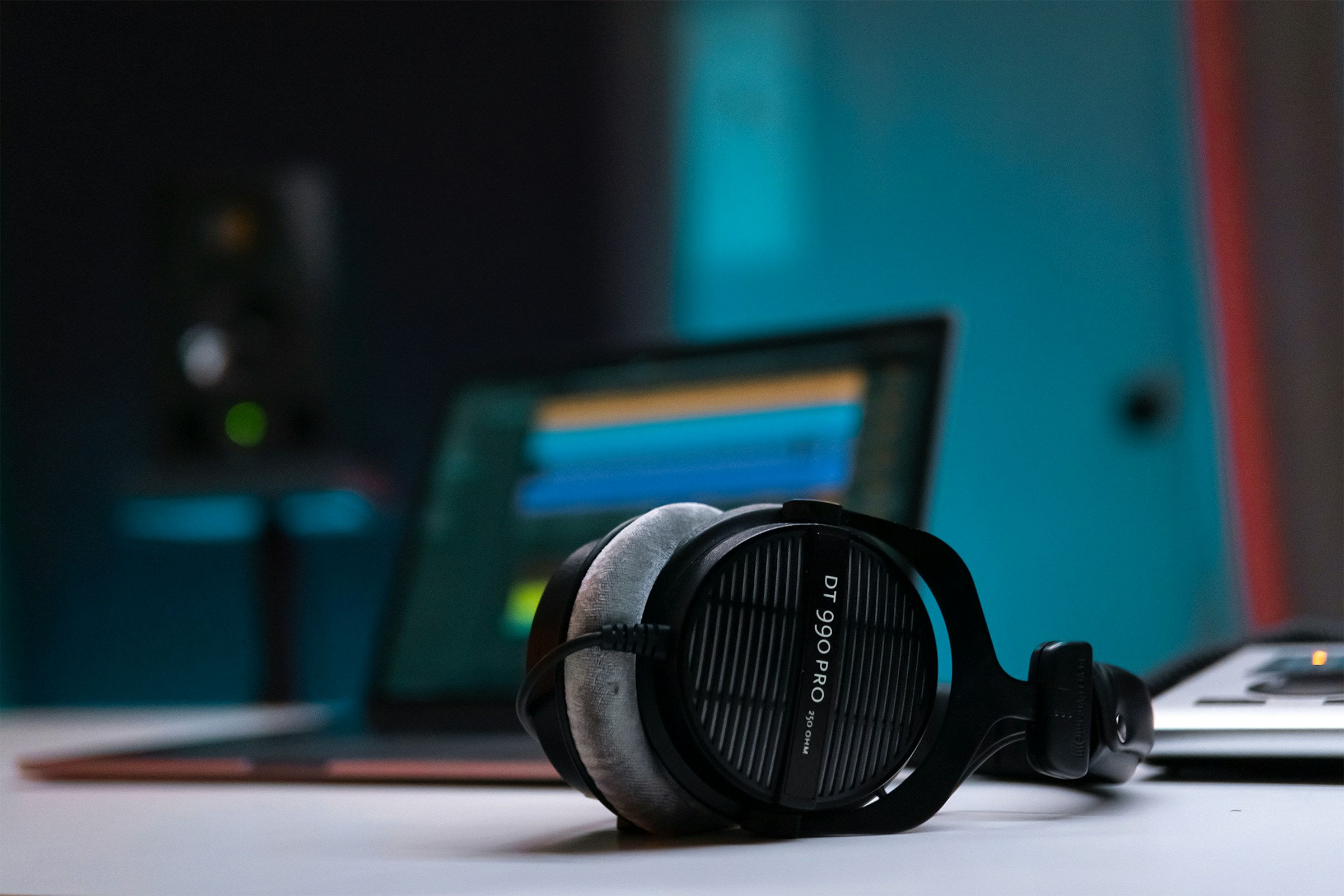 high quality headphone - Best Headphones for Mixing Music