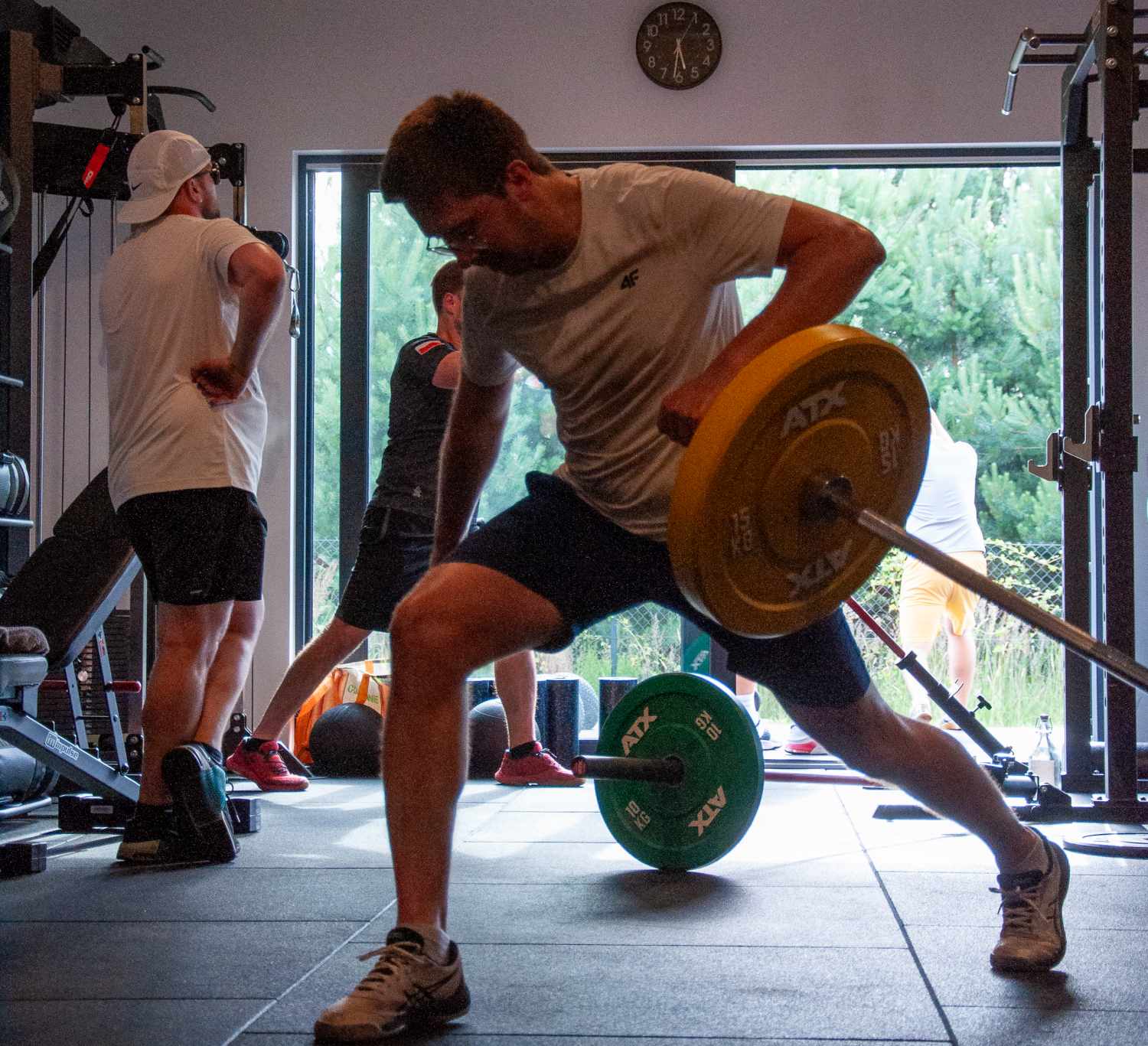 Trening personalny w Niedźwiedzia 25 – dynamiczne ćwiczenia w kameralnej siłowni pod Poznaniem