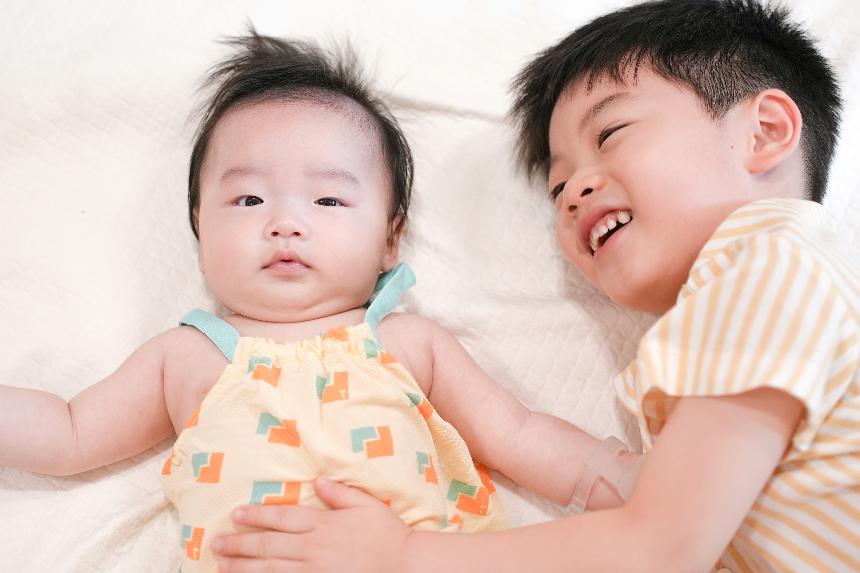 아기 백일 홈스냅 촬영 후기 | 온미스냅이 담아낸 자연스러운 백일 홈기록