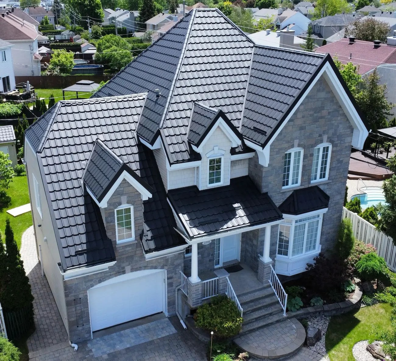 Metal roof on home Joliette - 50-year warranty