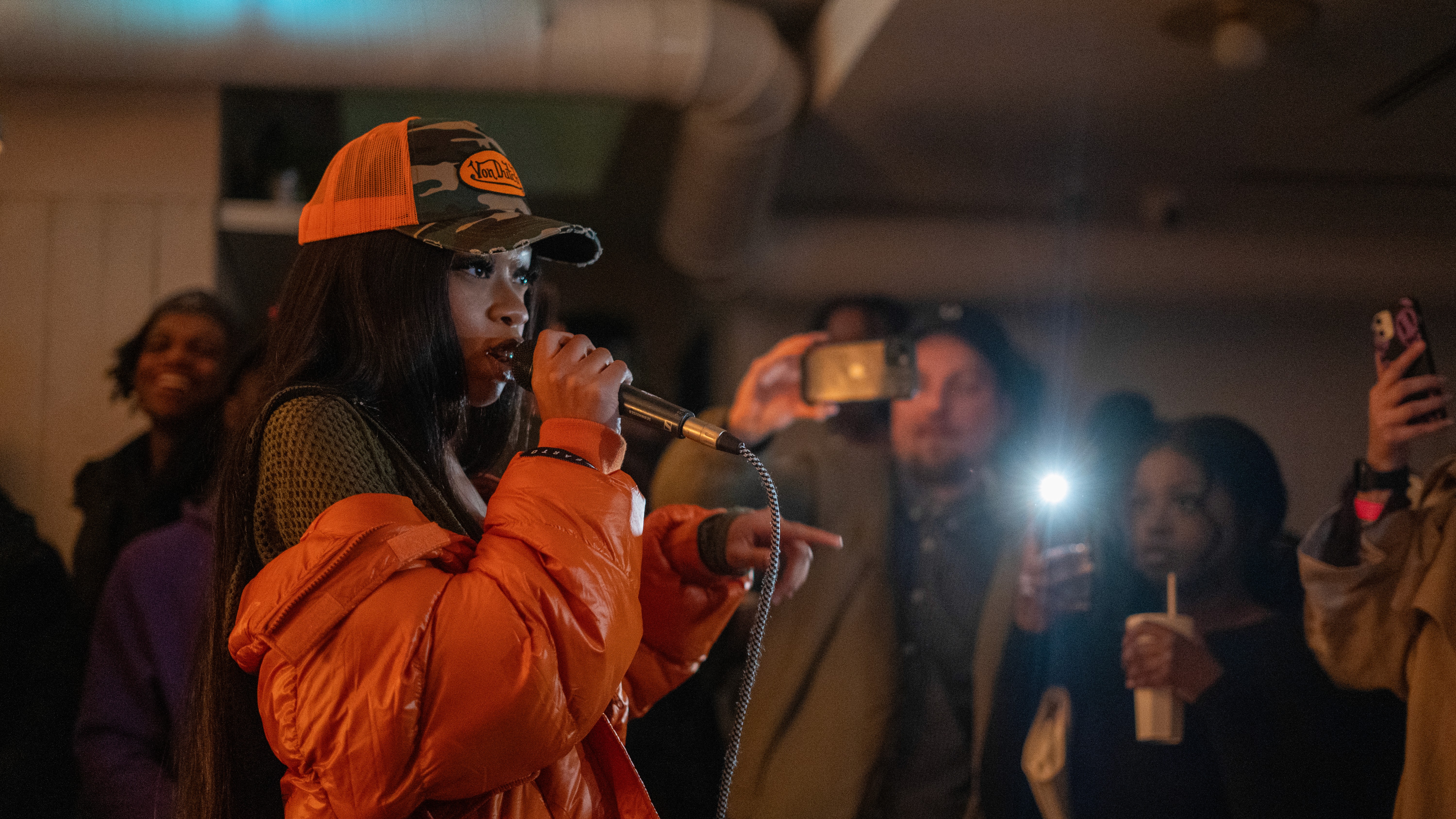 macro photography of silver and black studio microphone condenser