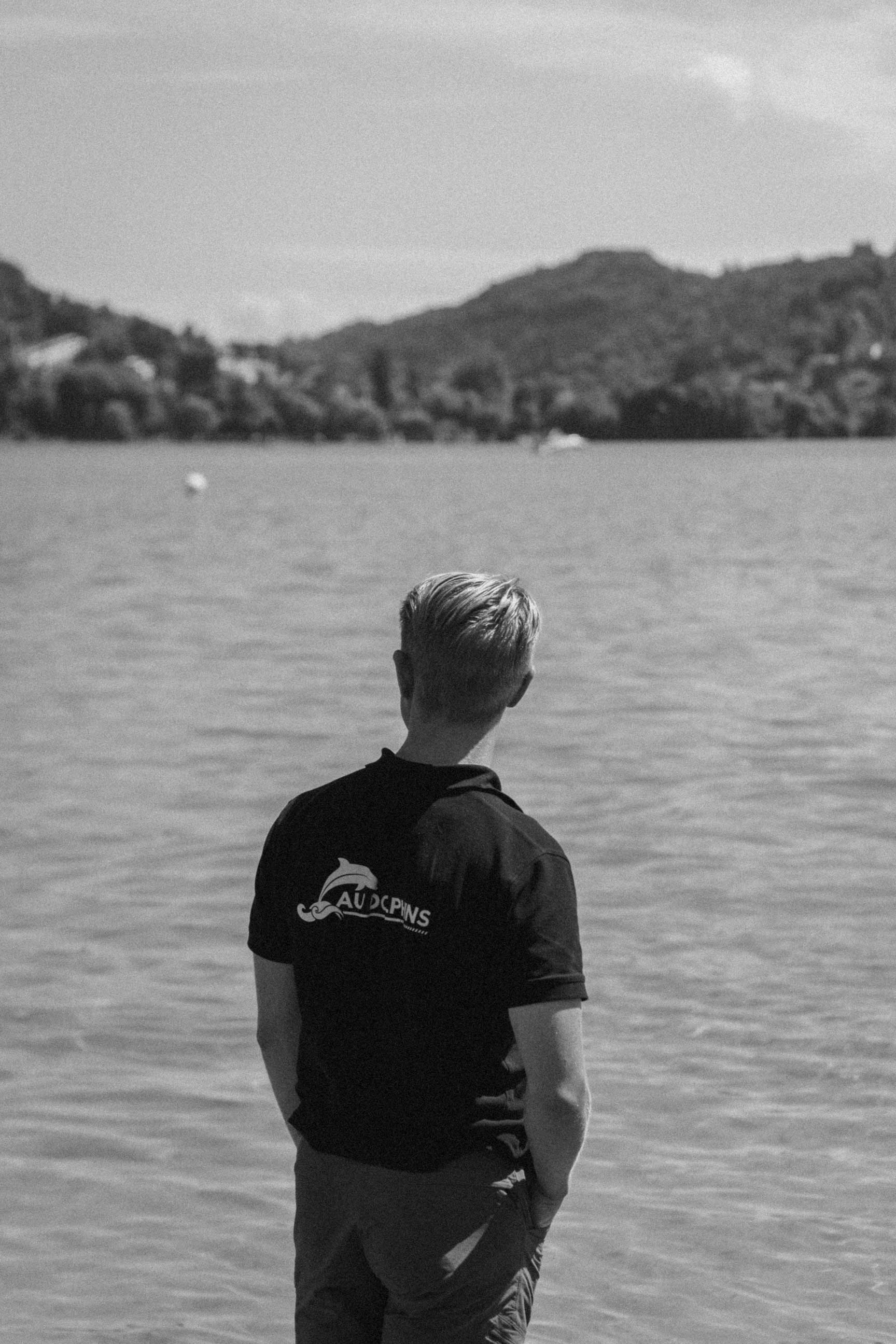 Concetrated triathlete grayscale
