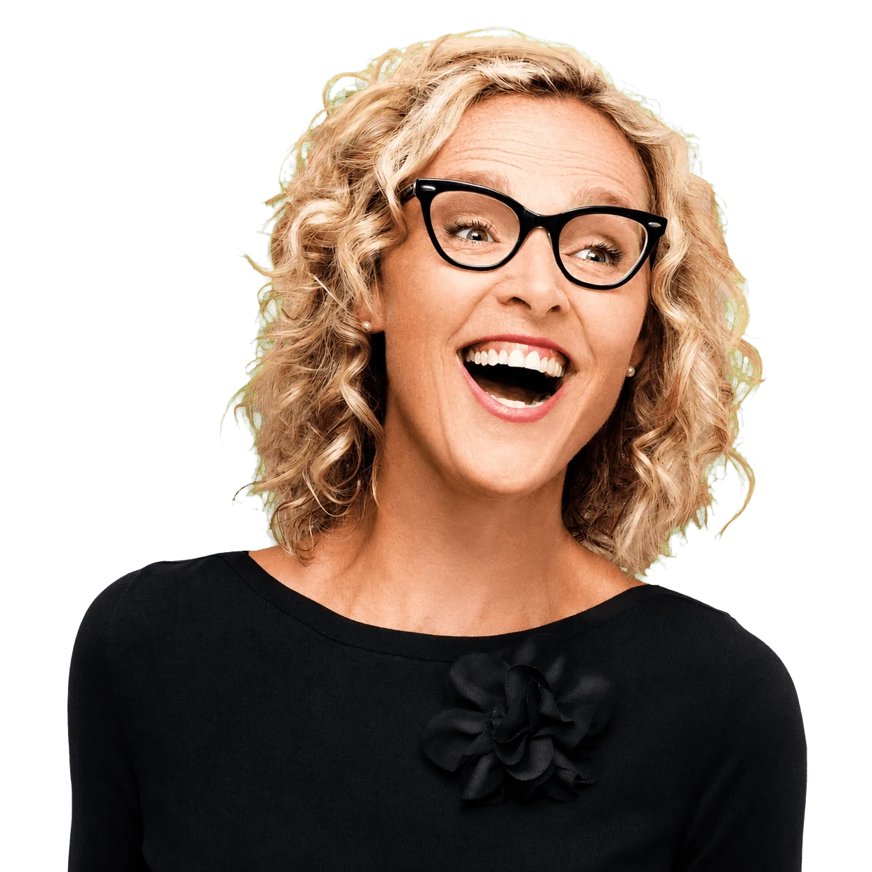 Mériane Labrie en chandail noir, souriante