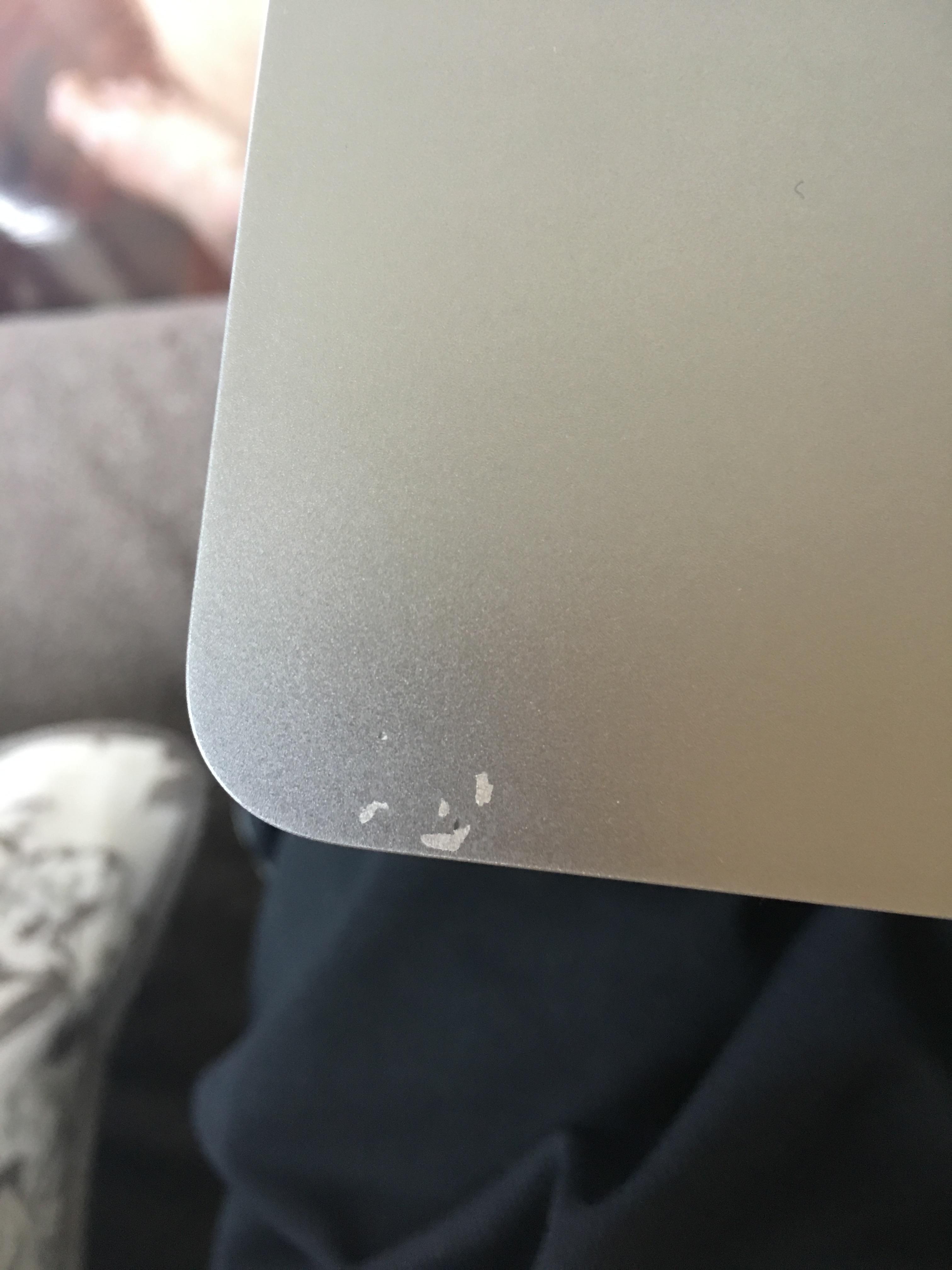Large dents on Macbook Pro covered by 90% with Oxigen Care