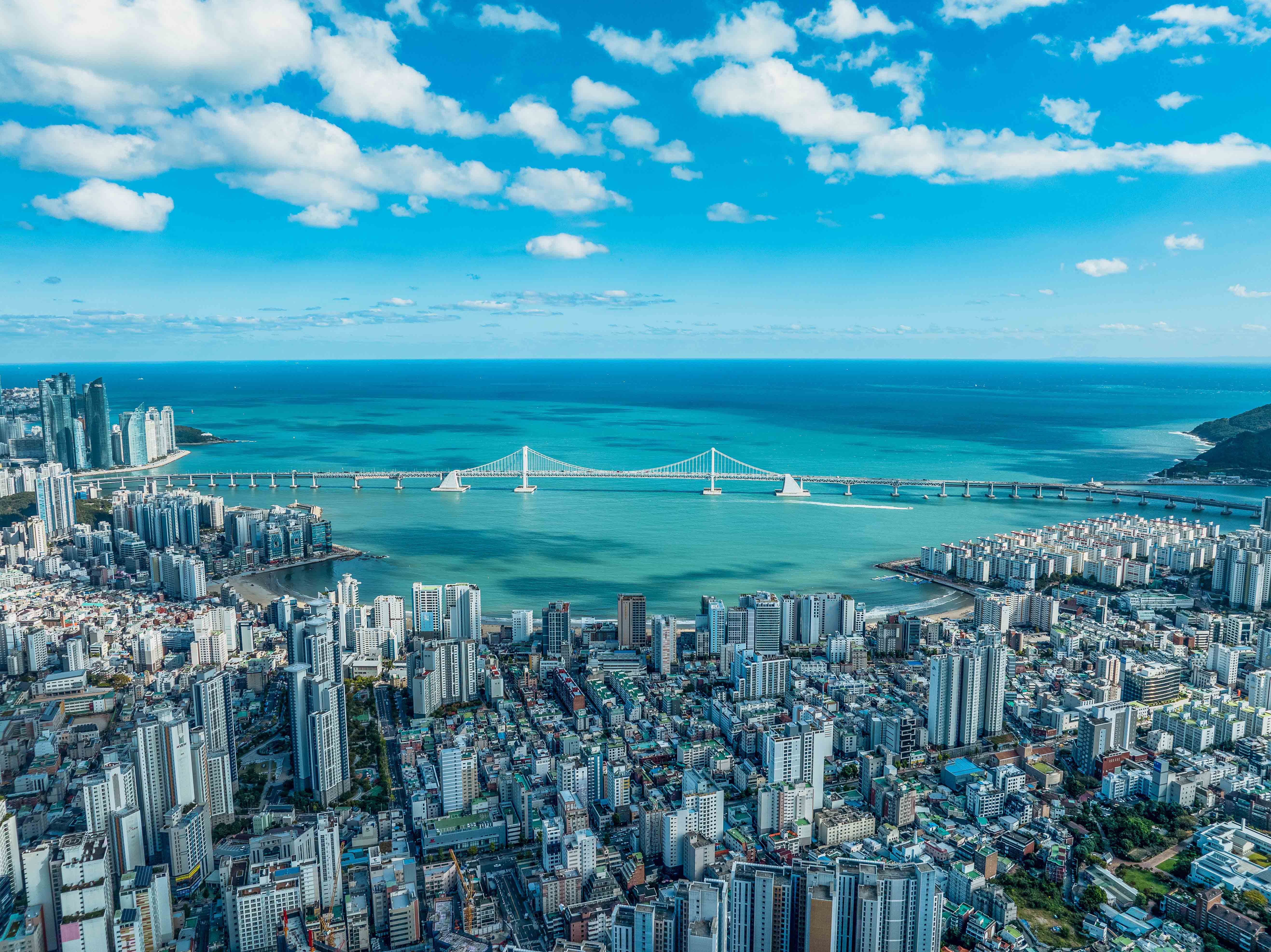 Man wearing VR glasses