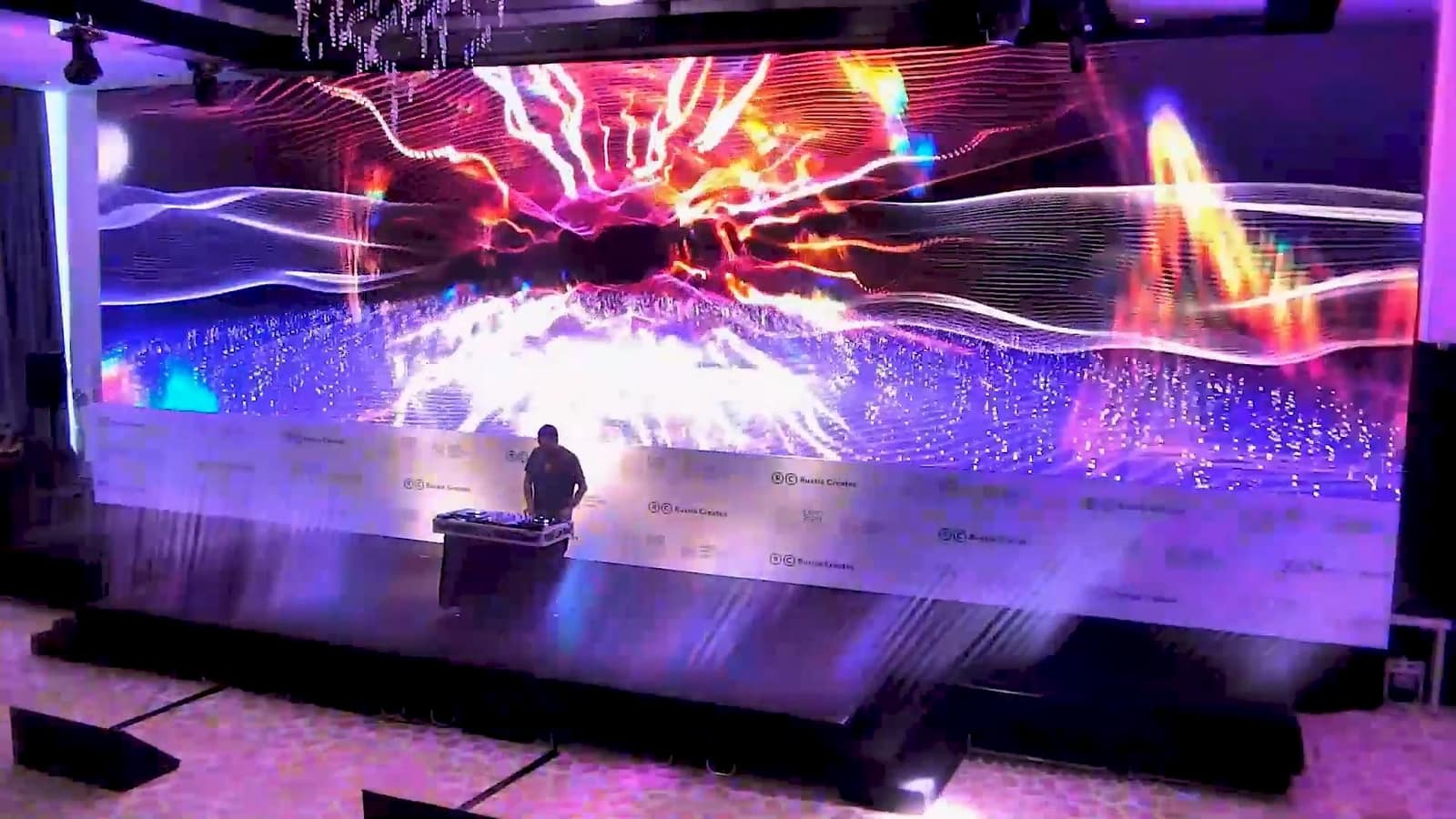 russia-creates-hybrid-event-stage-design-immersive-light