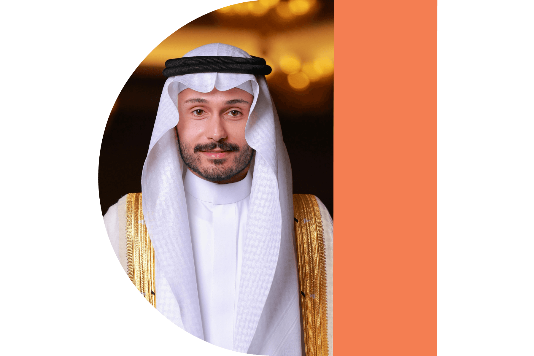 رجل يتصفح على جهاز لوحي.