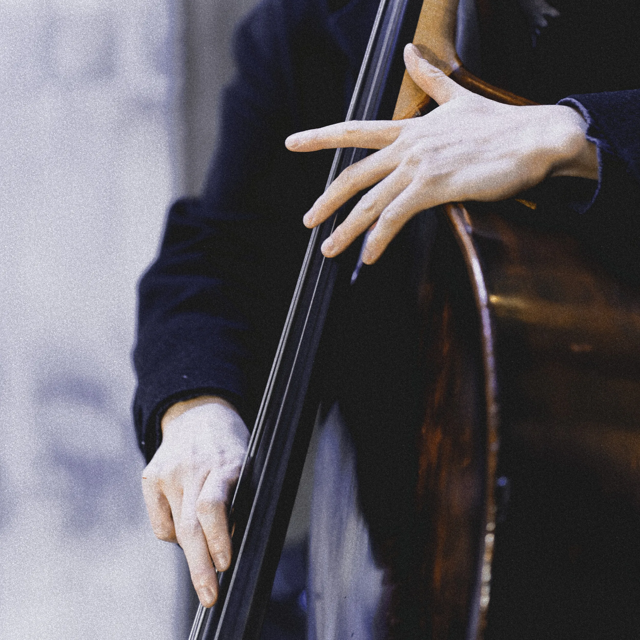 Johannes Kalbach avec son groupe de jazz performant au Danemark,  Klanglys, photographie de concert jazz par Martin Dedron