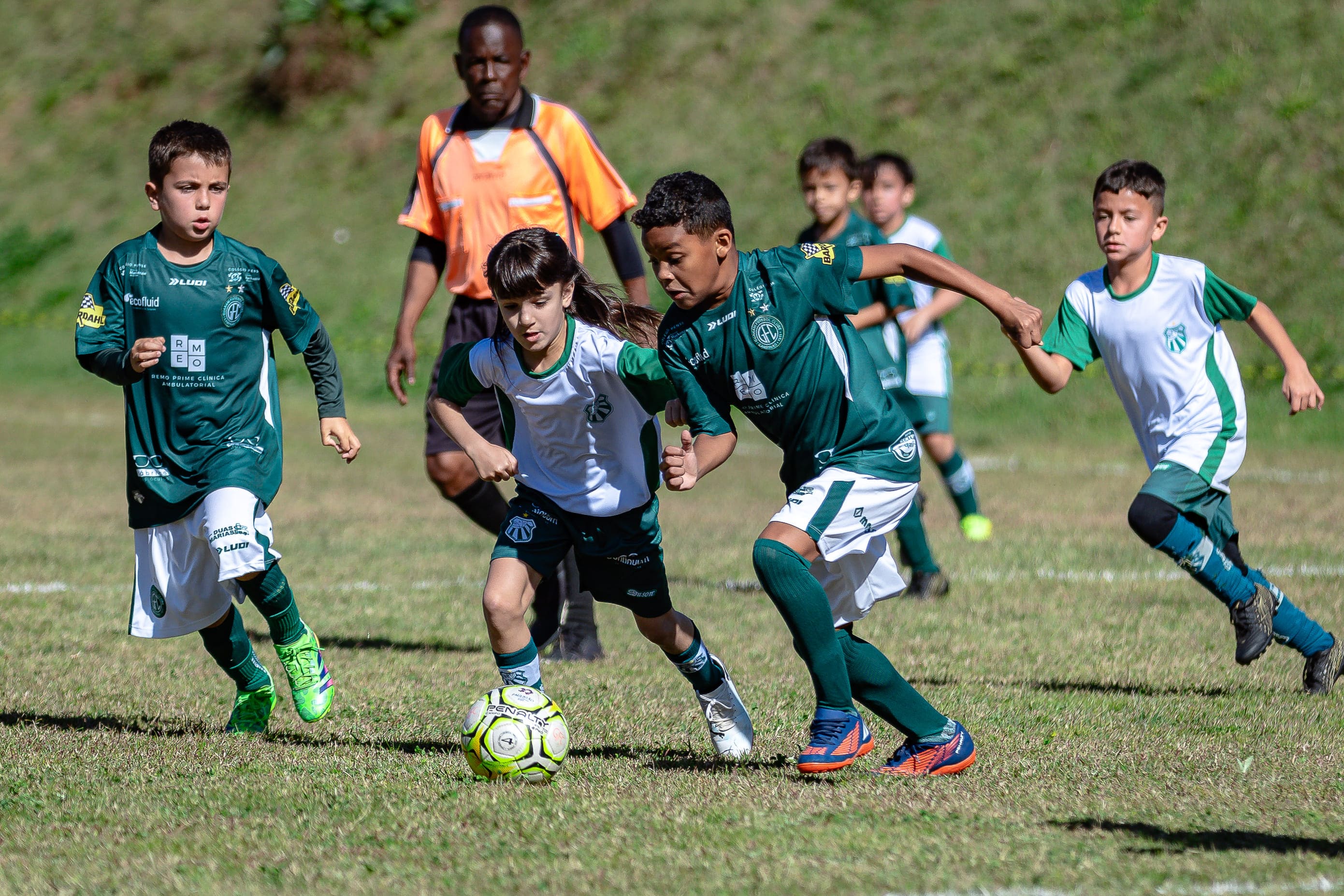 Jogos da Brazil Cup com arbitragem profissional