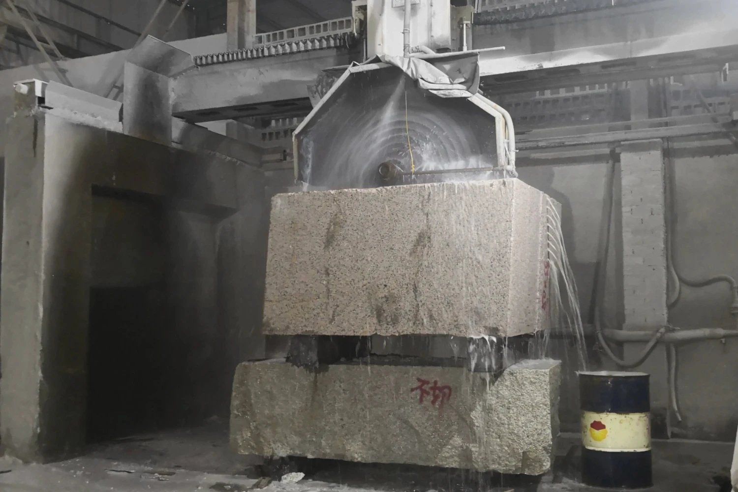 DINOSAW granite block cutting machine