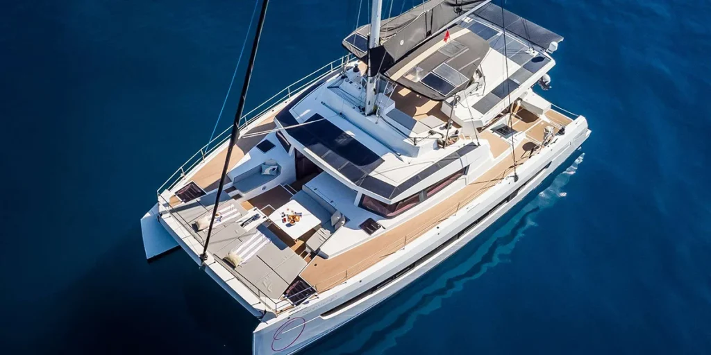 Barco Bali Catamarán