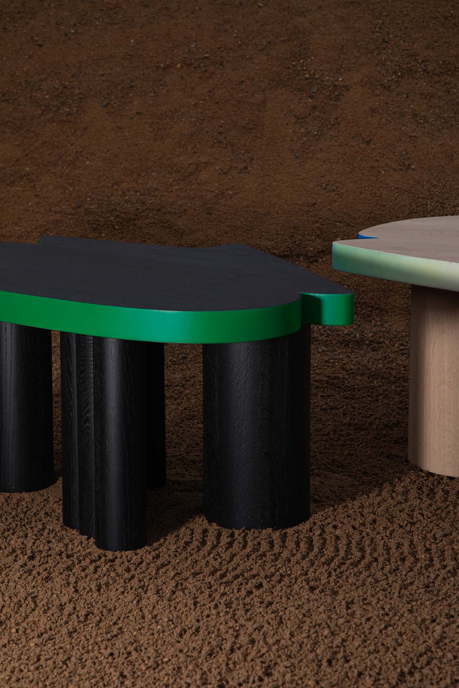 luxusní-kávový-stůl-pro-interiér-moderní-nábytek-cloudy-impromptu-design-by-jiri-krejcirik