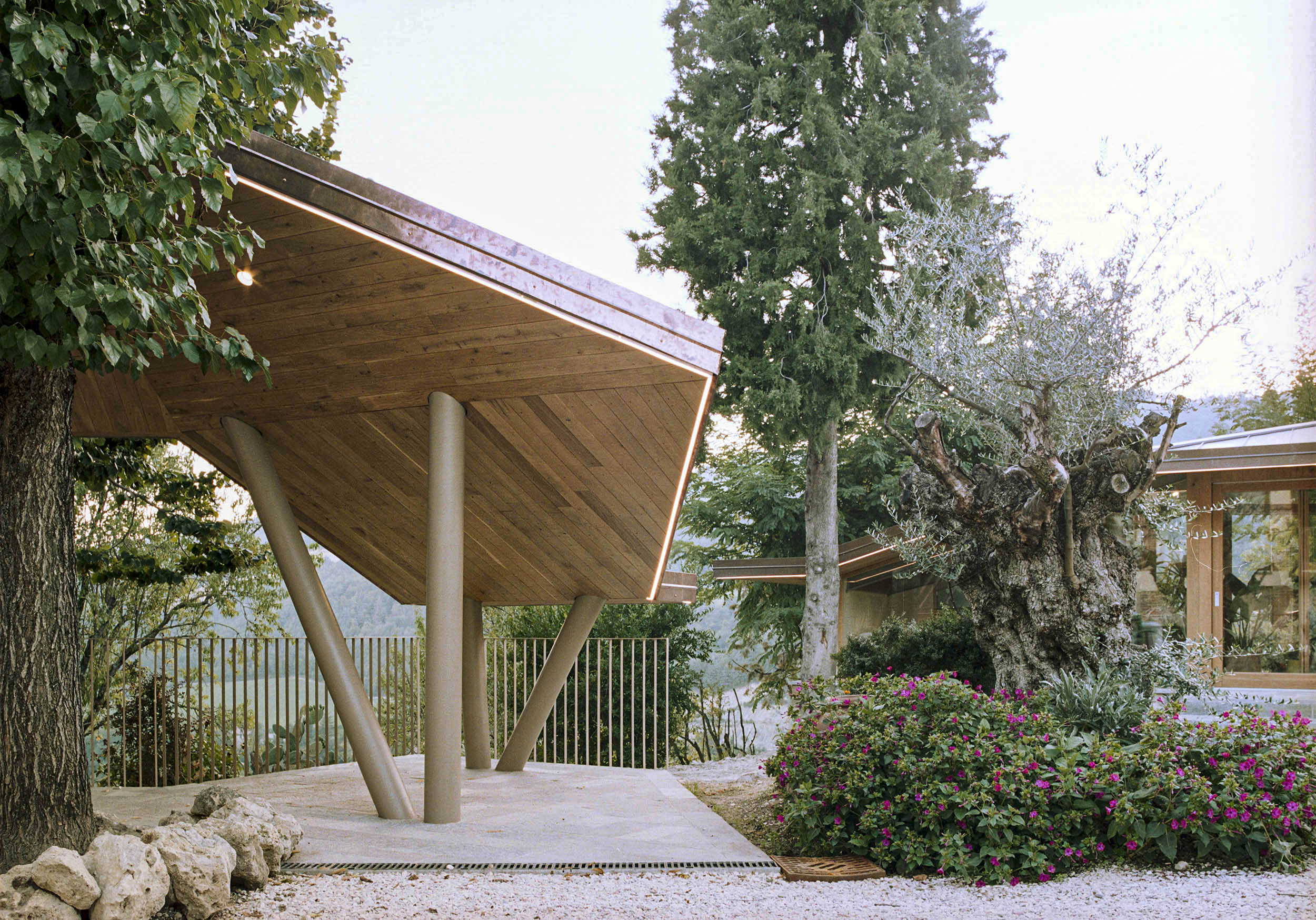 Dimly lit photo of Japanese building 