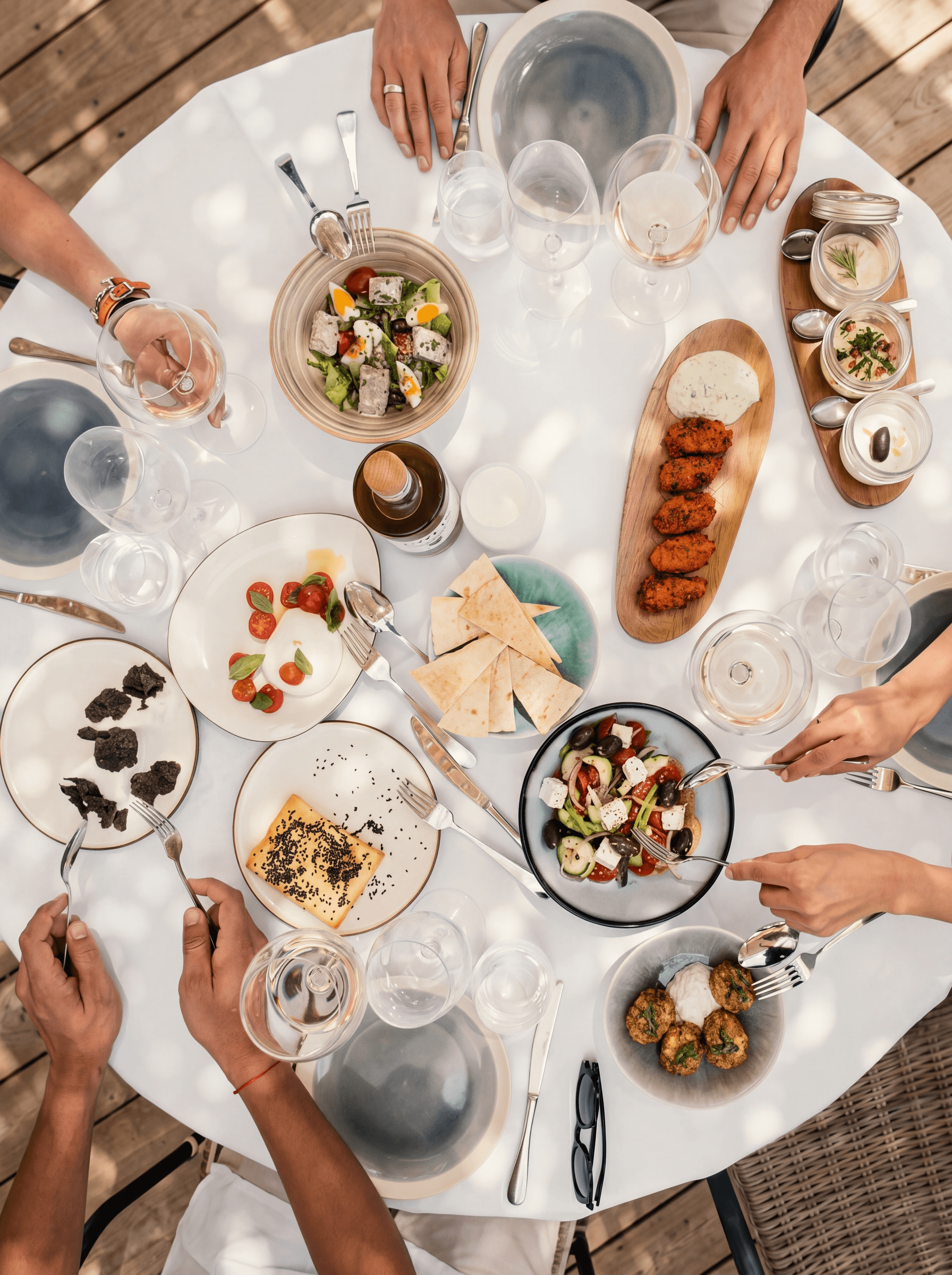 Mediterranean mezze spread with rosé at Shelona Beach Club, Pampelonne, Saint-Tropez, South of France — curated by VELUMA Private Residences