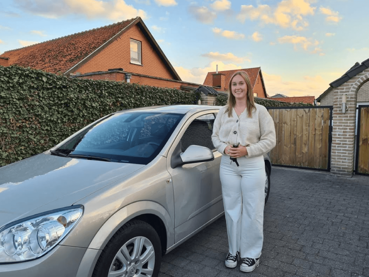 Tevreden klant met auto