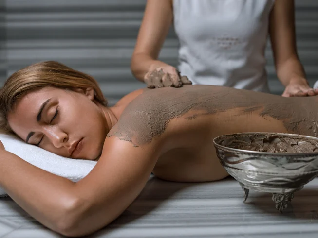 Five-star coastal retreat combining yoga, spa treatments and full luxury resort living.