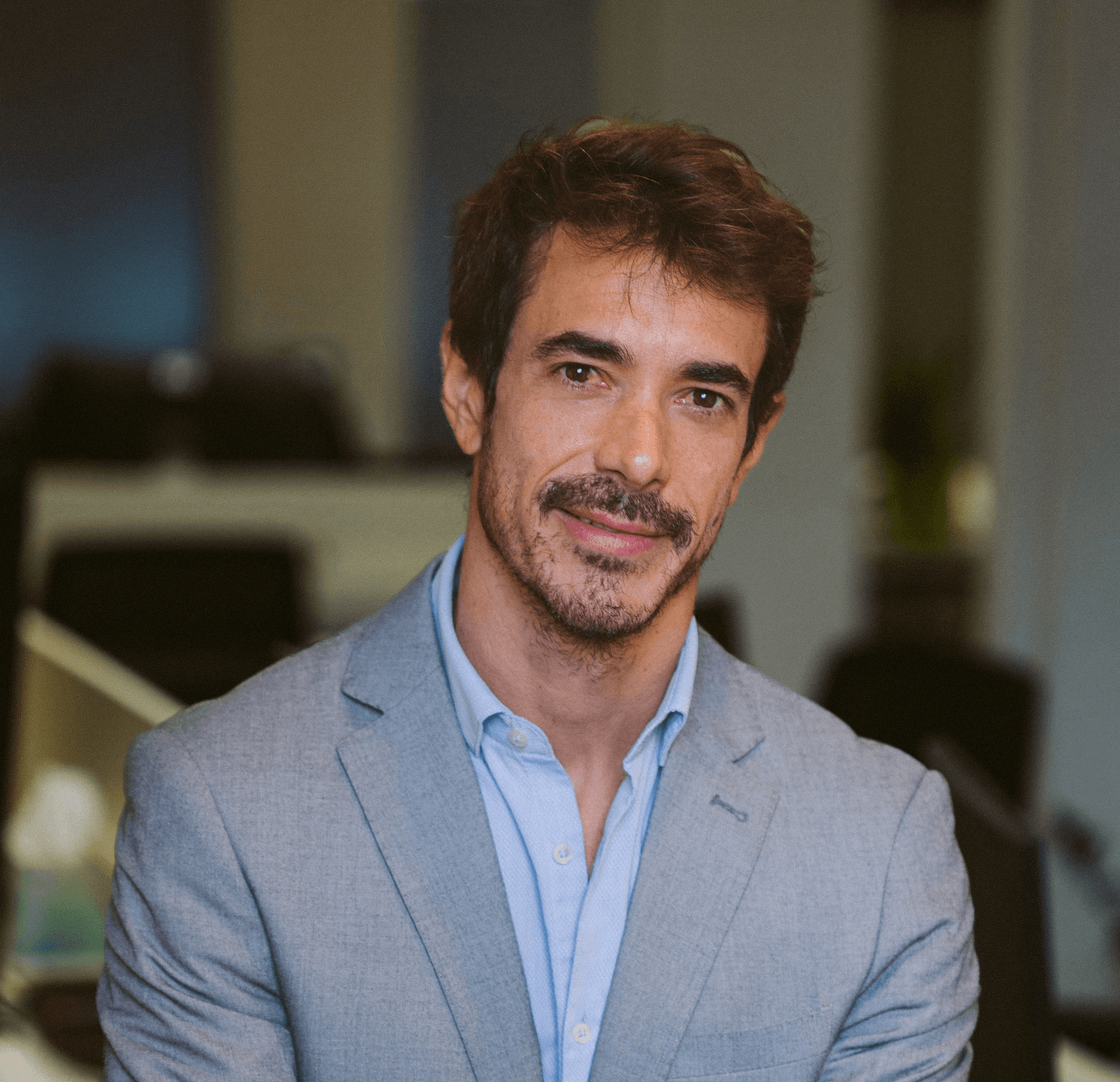 Retratos en blanco y negro de los miembros del equipo.