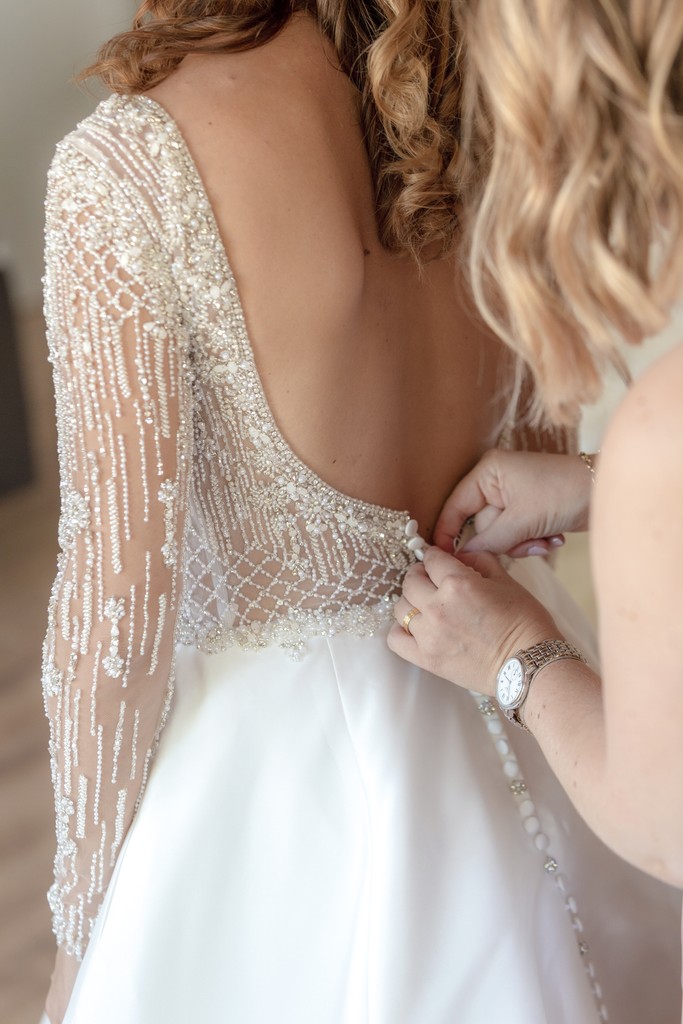 Album photo de luxe — French wedding photographer Paris — luxury wedding book France — Maison Elion — relique photographique rare — fragment intemporel — rituel artistique — photographe mariage haut de gamme — Seine-et-Marne 77 — album mariage bespoke sur mesure — timeless photography France — image symbolique — luxury French wedding photography