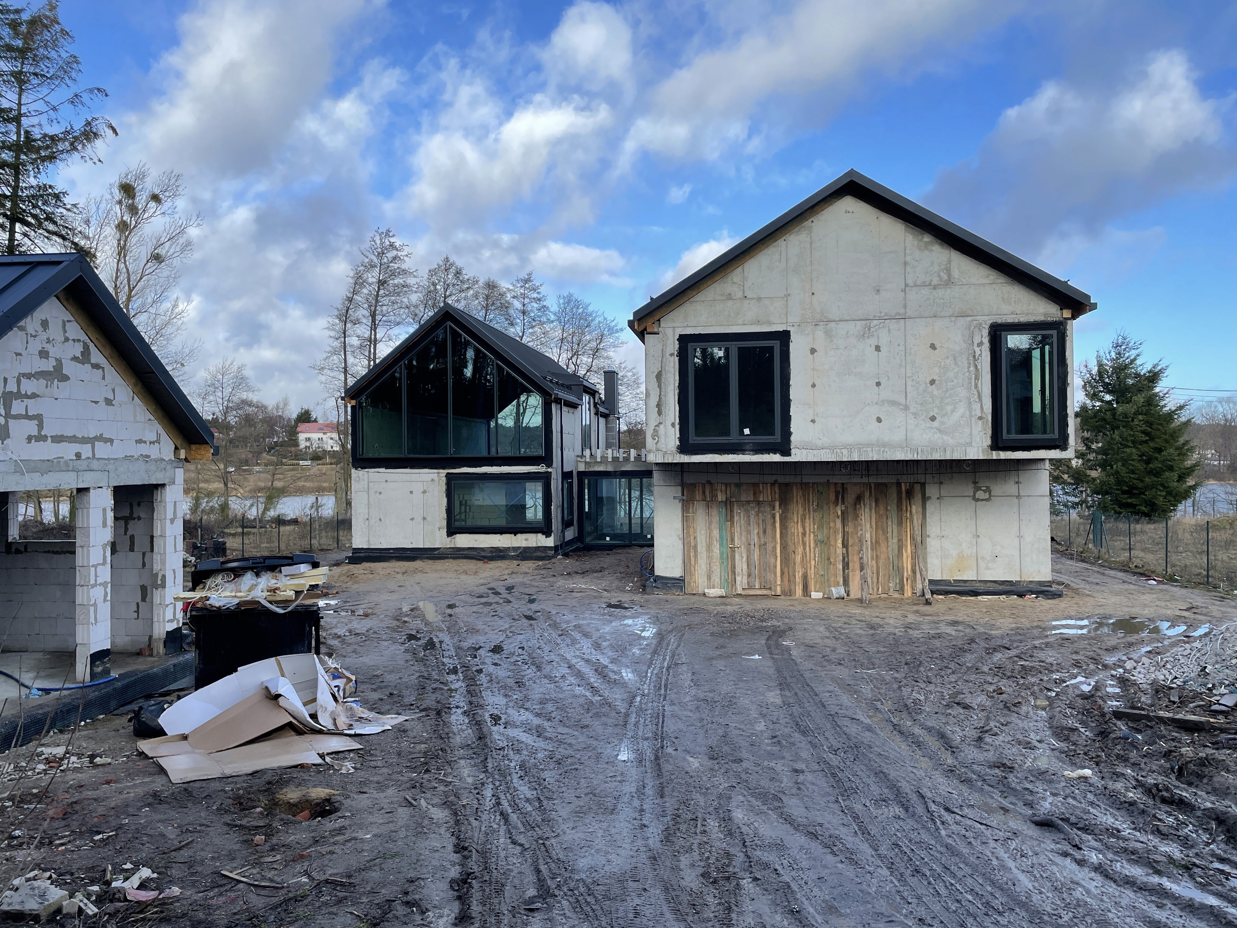 Zdjęcie z procesu budowy domu jednorodzinnego