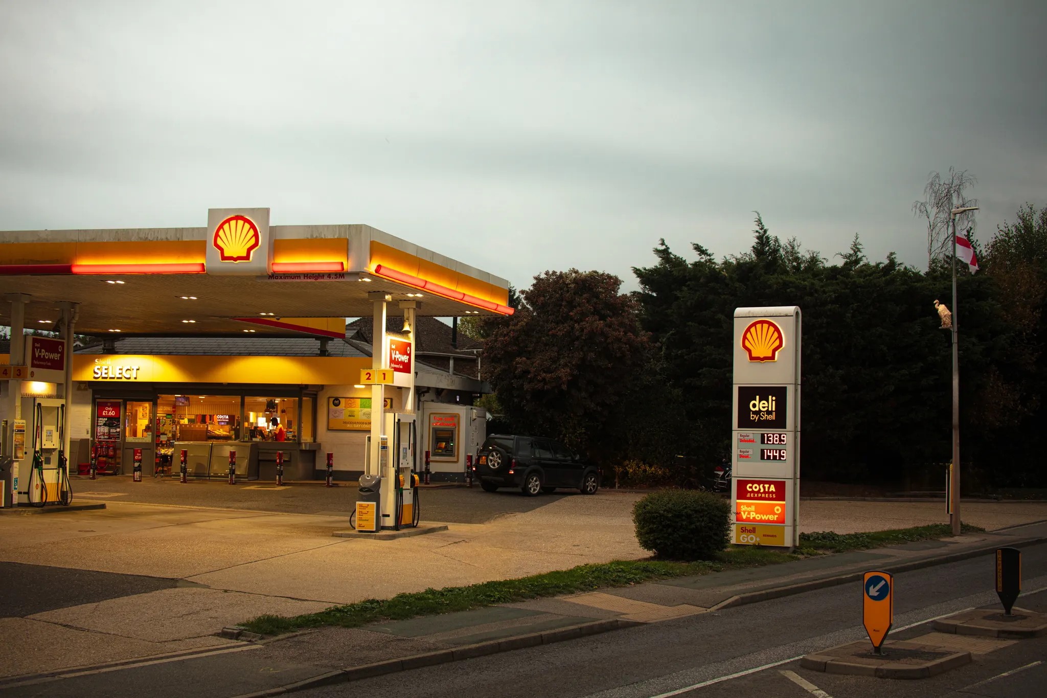 Enshitiffication, Jason deCaires Taylor, Shell Petrol Station, Faversham, United Kingdom, Southern Water sewage outlet, Tankerton, Whitstable, United Kingdom, uncommissioned, 2025