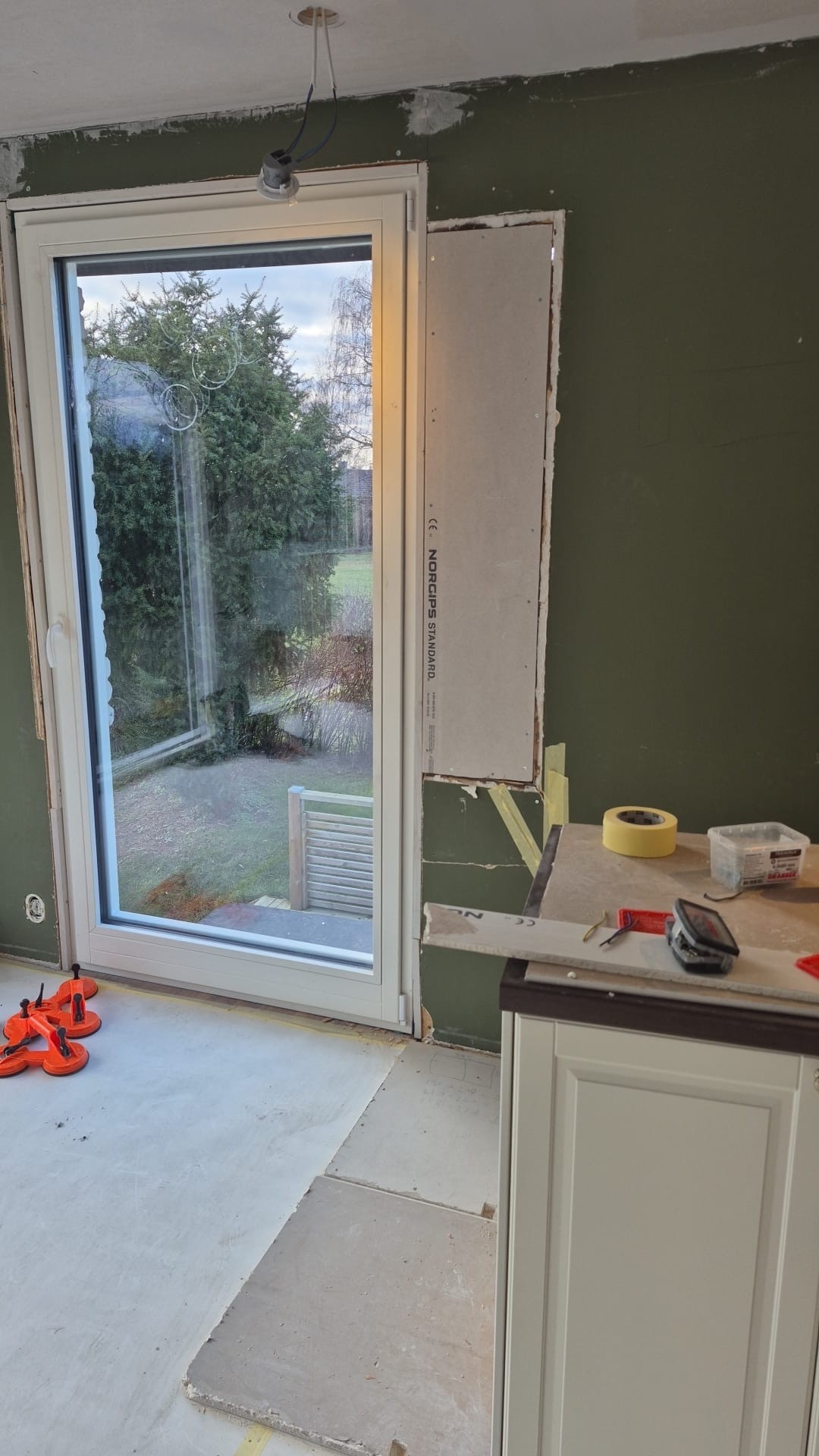 Byte av fönster i villa i Skåne