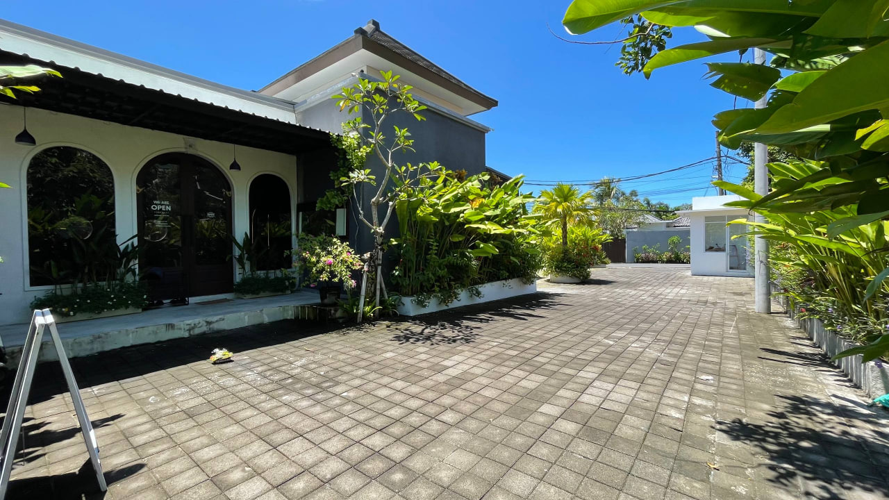 3-bedroom tropical villa in Seminyak