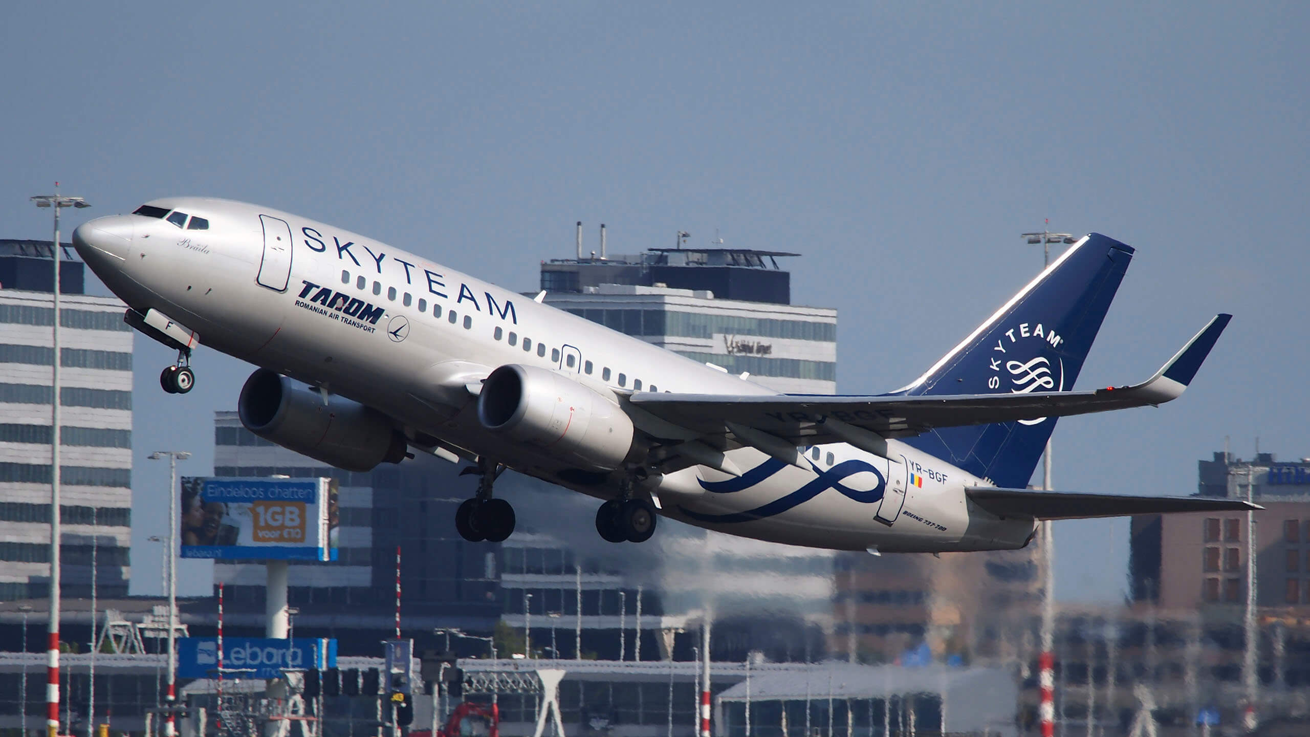 fully skyteam branded airplane