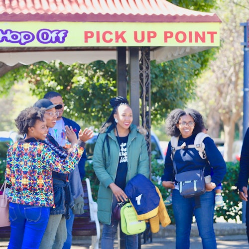 巴士站，接載點