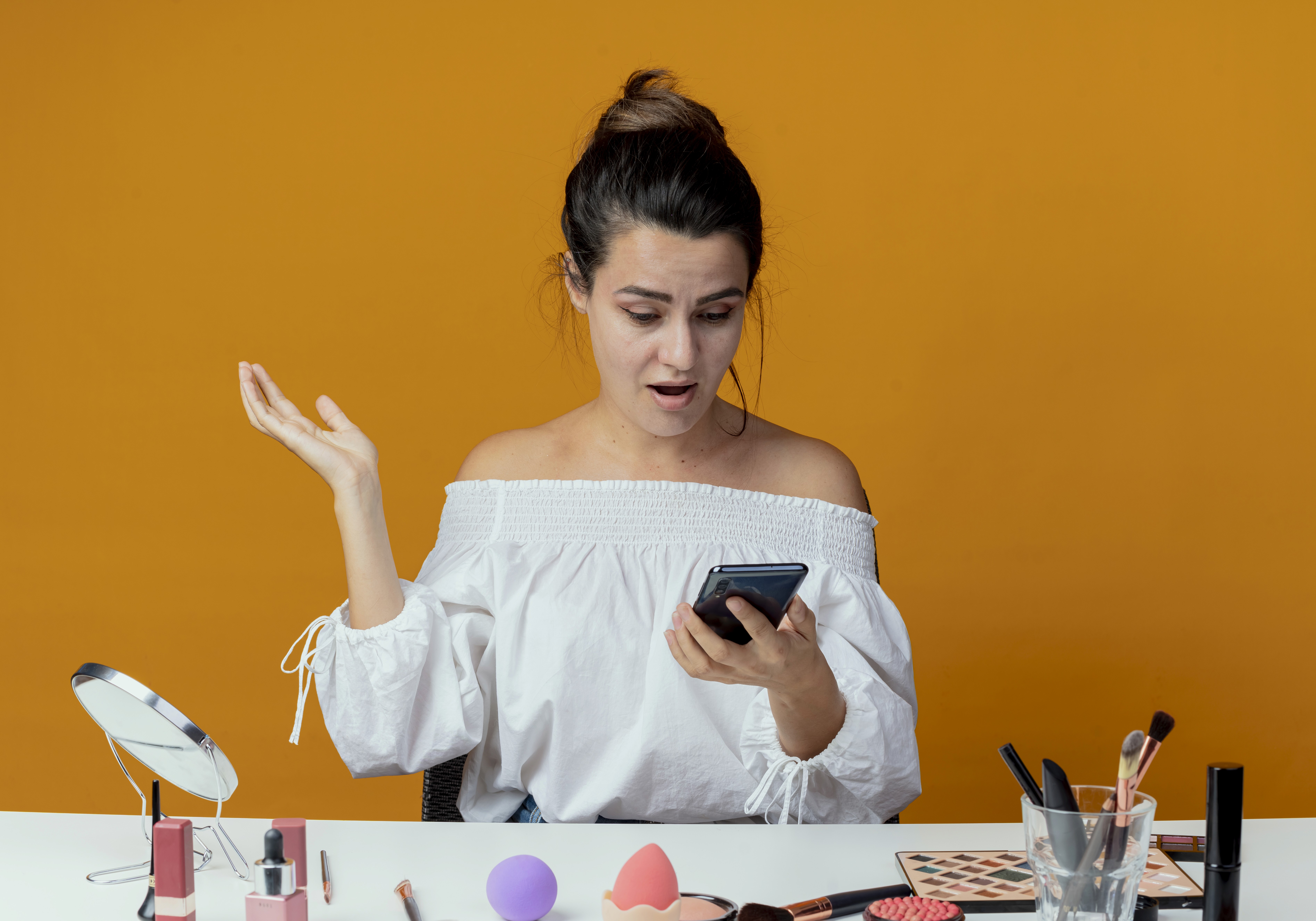  Best AI Chatbots for Shopify Luxury Fashion Brands