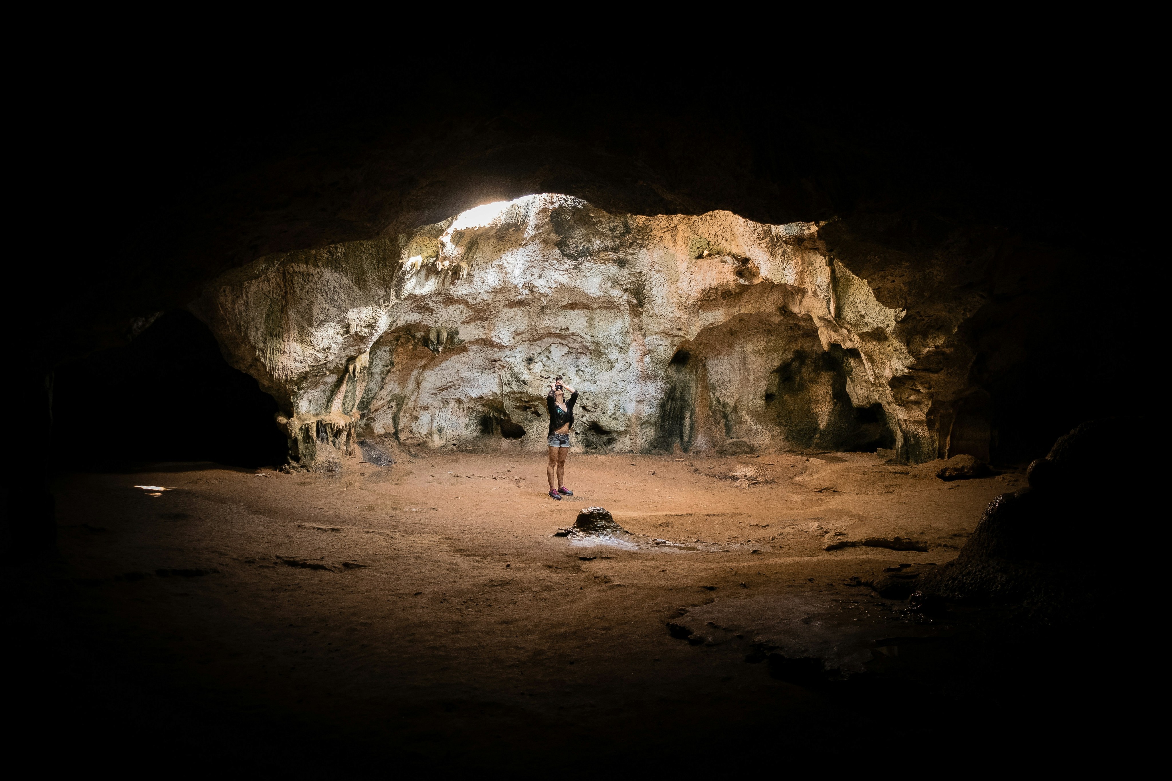 arua car rental cave