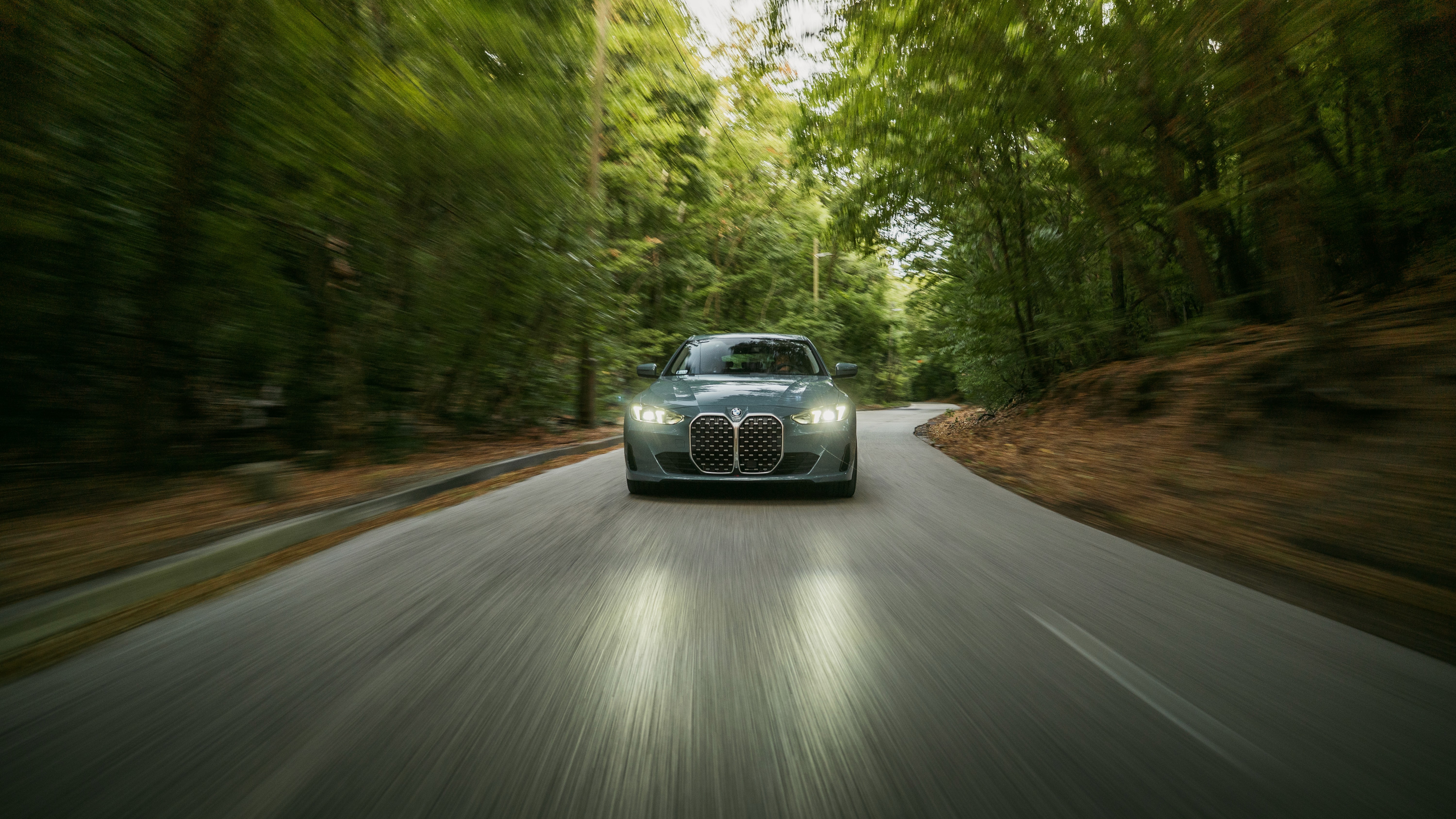 Dynamic picture of a cyclist riding downhill