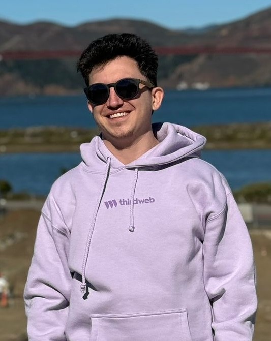 man in black crew neck shirt