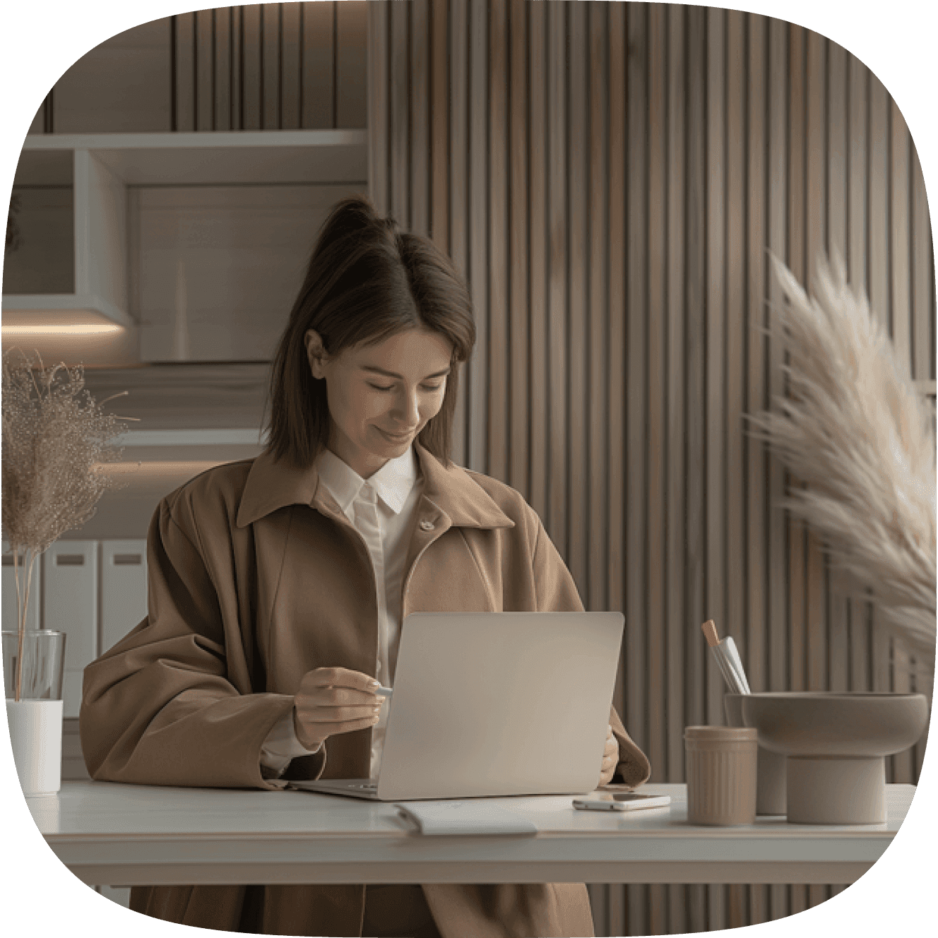 This interface showcases a teleconsultation session with a patient, highlighting the patient's video front and center, and all relevant medical and personal information neatly organized around the video feed. This design focuses on usability, emphasizing the interaction between the doctor and the patient.