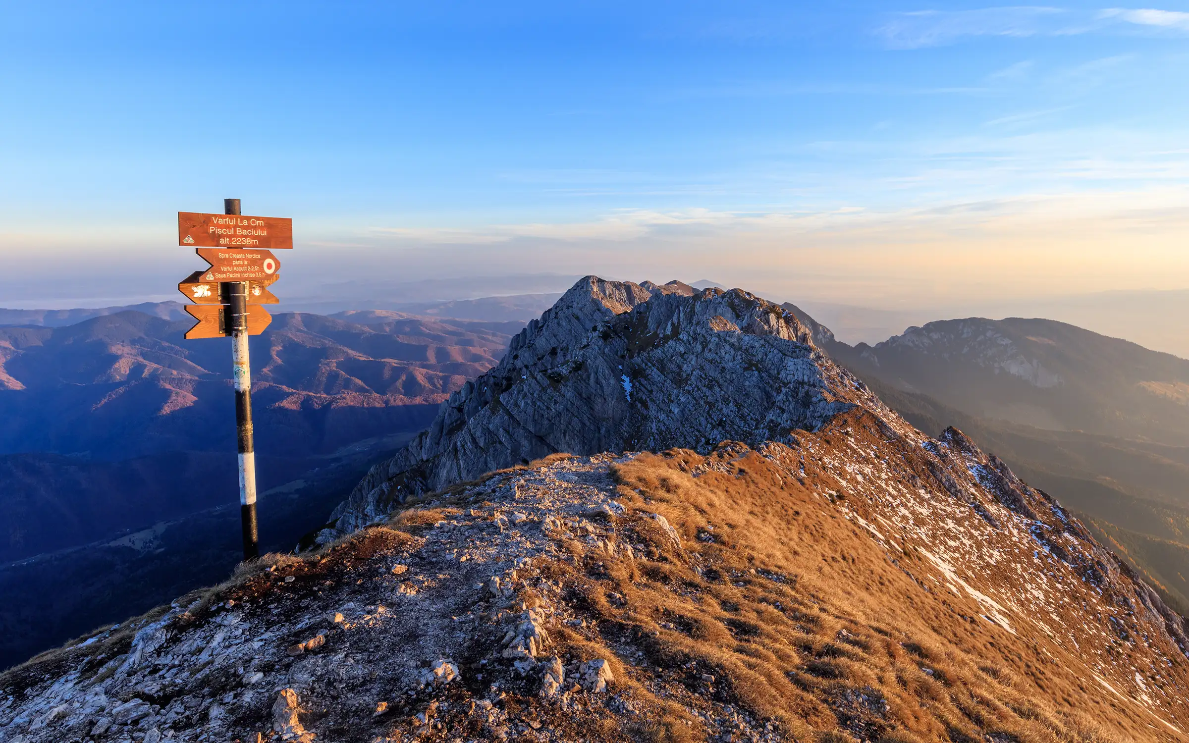 La Om Peak i Karpatene i Romania | Expa Travel