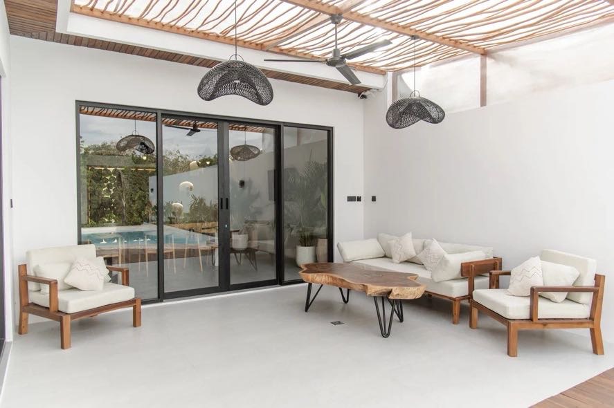 A modern 2-bedroom villa with jungle views in Uluwatu