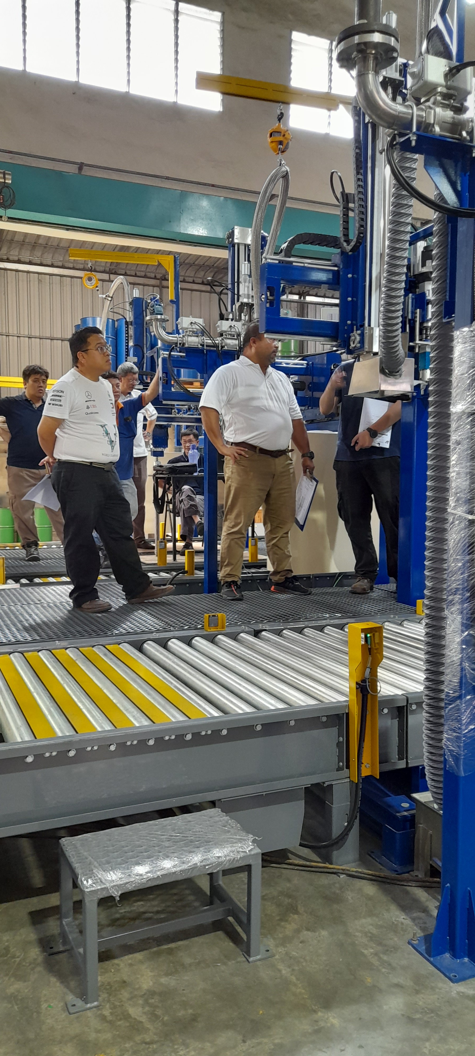 Pneumatic installation and tubing for accurate filling machine valve control.	