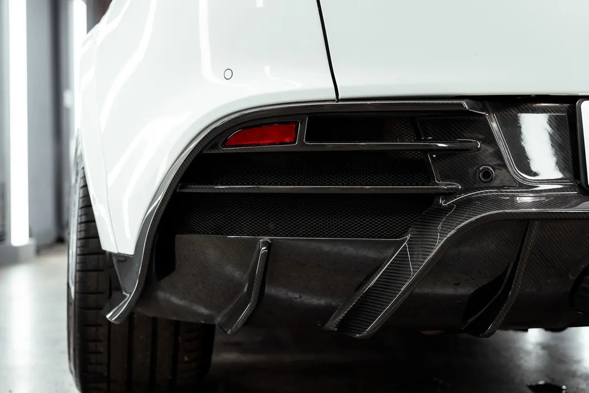 2021 Aston Martin DBX photo 8