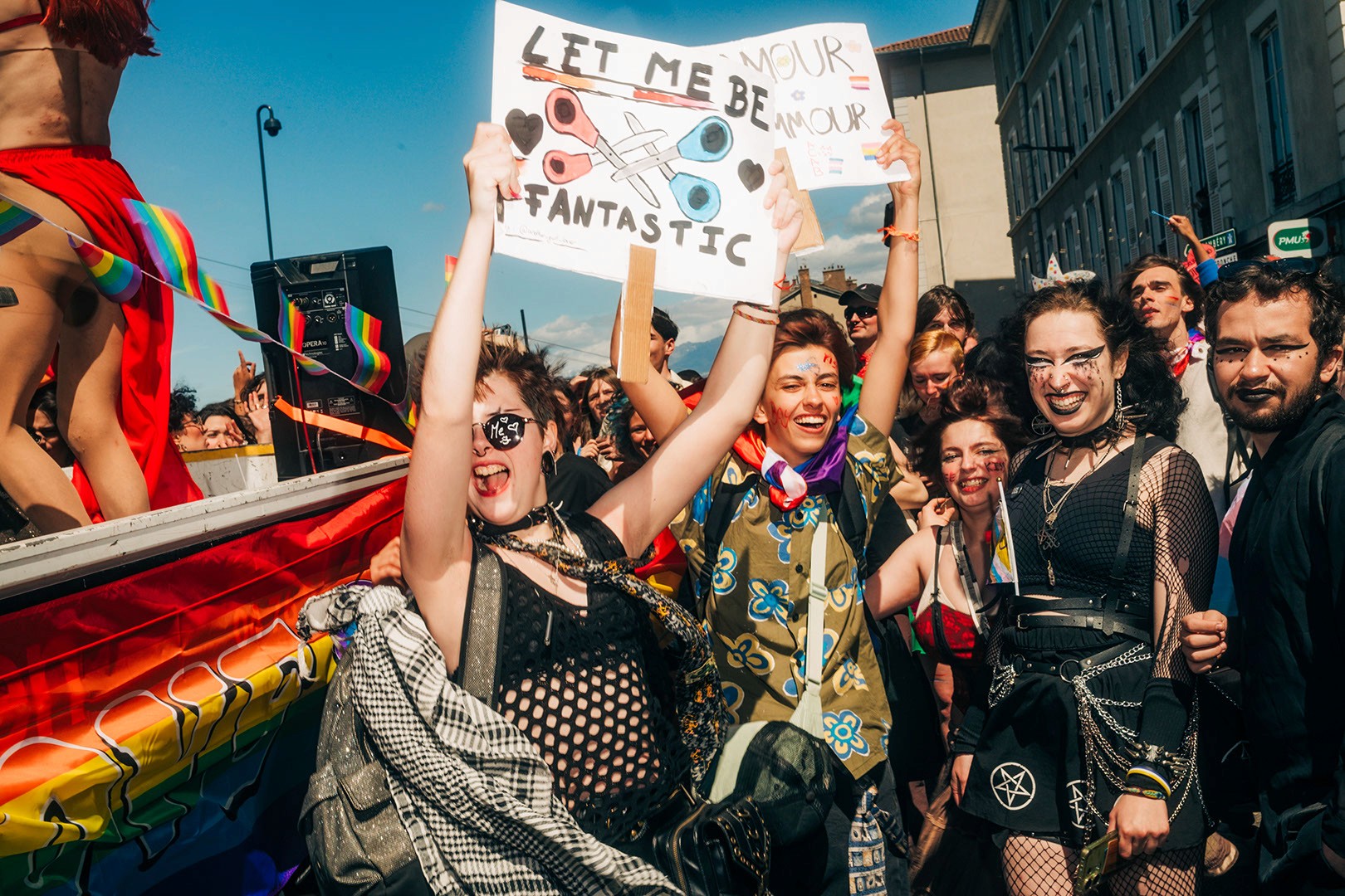 Photo de groupe réalisée par un photographe professionnel à Grenoble sur un stand