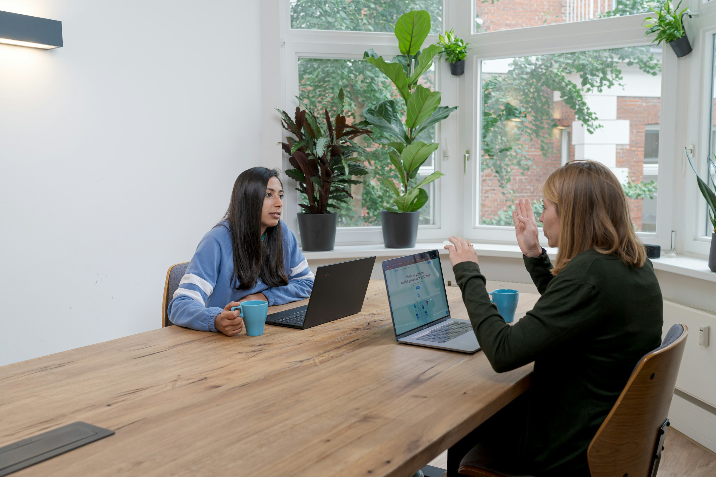 woman discussing ideas - Best AI For Data Analysis