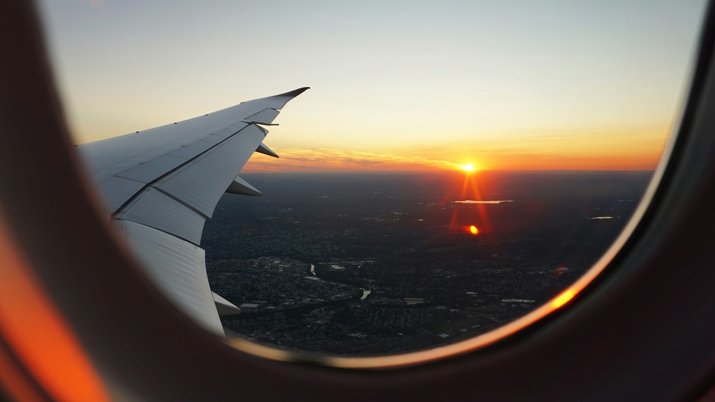 Soon all flights and stays can be paid for in stablecoins (Eva Darron / Unsplash)