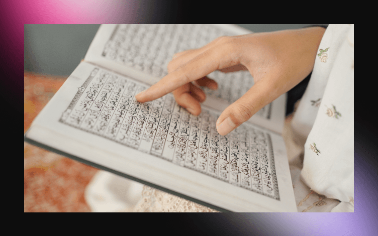Muslim women reciting quran